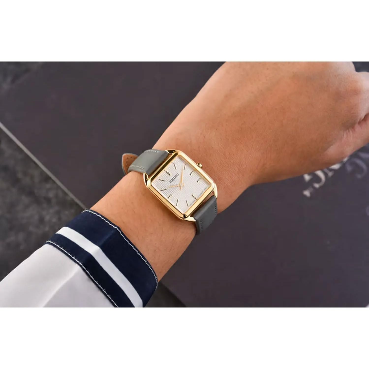 SEIKO Damski analogowy zegarek kwarcowy ze skórzanym paskiem SWR090P1, złoto, Classic
