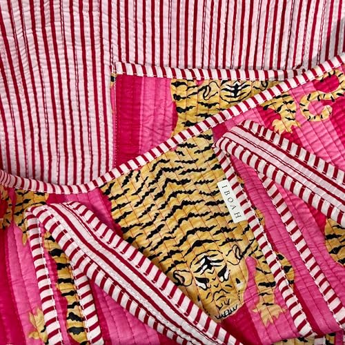 IBOAH Große gesteppte handgefertigte Baumwoll-Handtasche mit Tigerprint und gestreiften Details – Vielseitige Tote Bag für Strand, Einkäufe, Reisen, Flugzeug und den täglichen Gebrauch (Rosa Tiger)