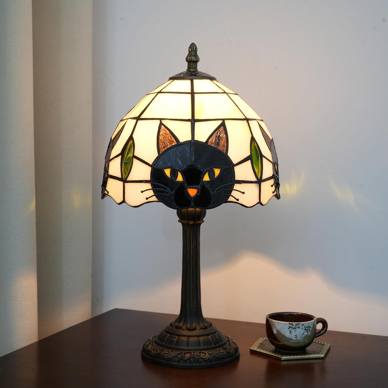 Tiffany Lamp Rural Style Green Blue Iris Flower Stained Glass Lamps Reading Bedside Bedroom Table Lamp Living Room end Kitchen Hotel Bar Home Small Space Decor Metal Base 12X19 Inche LED Vintage Lamp