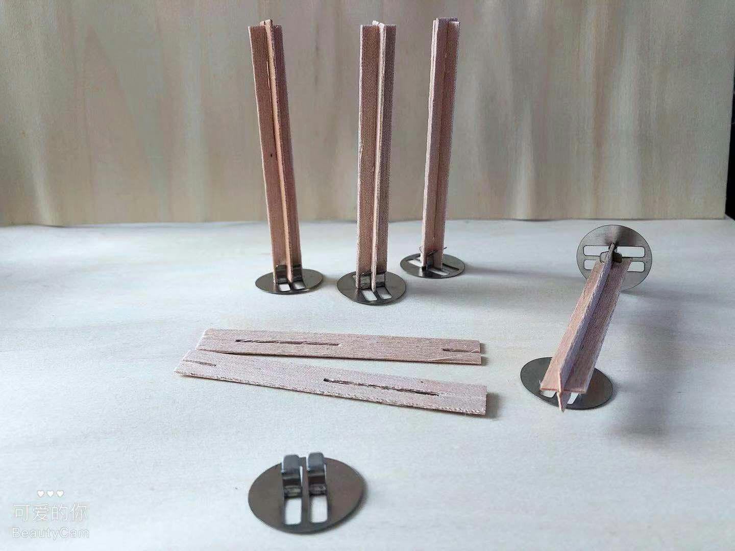 Duże drewniane knoty do produkcji świec z metalowymi uchwytami, bezdymne i trwałe, idealne do świec sojowych i projektów DIY