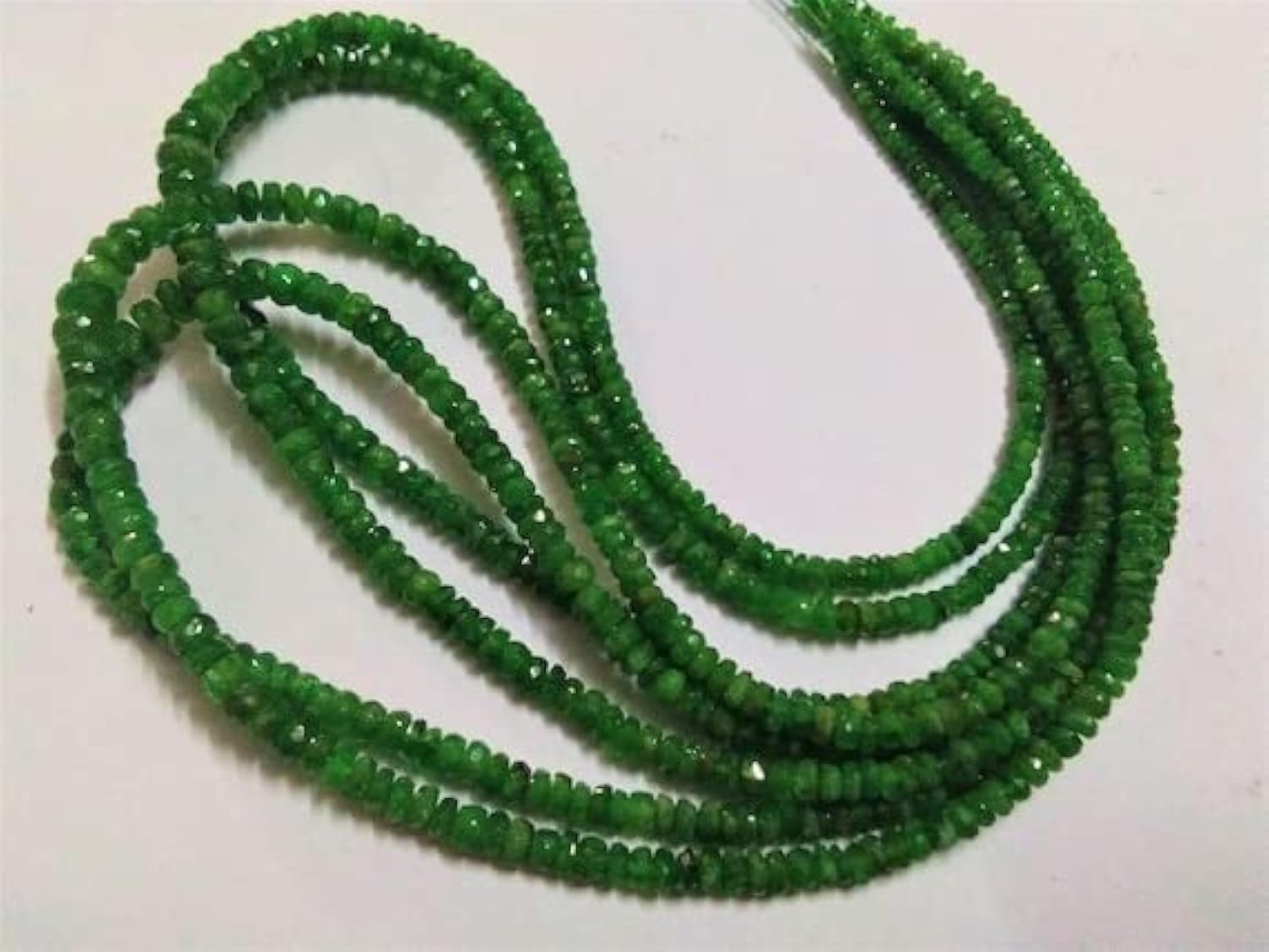 Perles de tsavorite facettées de qualité gemme pour joaillerie fine