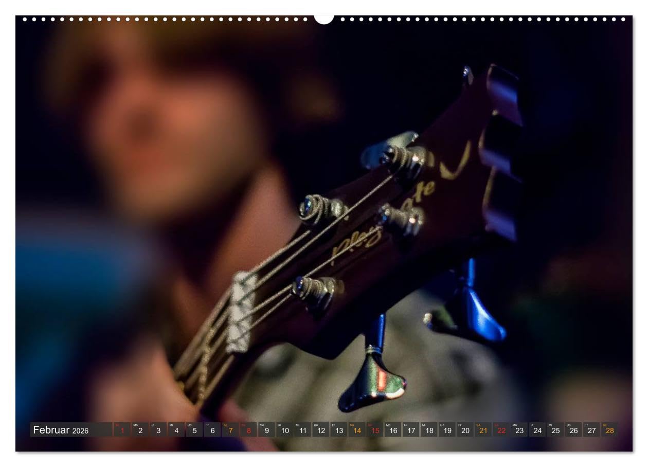 Bassgitarren - einfach cool (hochwertiger Premium Wandkalender 2026 DIN A2 quer), Kunstdruck in Hochglanz: Der Bass - erst wenn er beginnt zu spielen, fängt das Lied wirklich an.