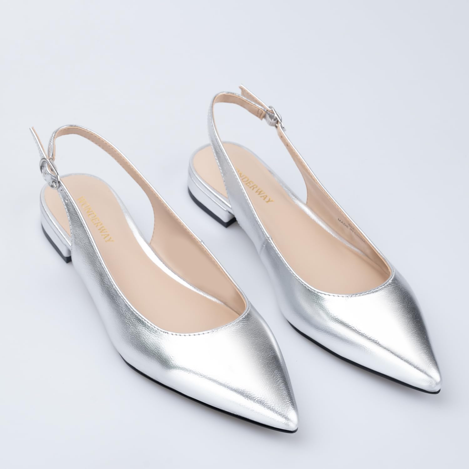WONDERWAY Damen Slingback Flache Schuhe mit Spitzkappe für feierlich, lässig, Arbeit, Hochzeit, Silber, 42 EU