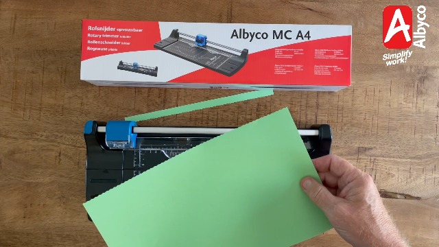 Albyco MCA4 Rogneuse Pliable A4 – Coupe Papier 330 Mm, 10 Feuilles 80g, Multifonction (Coupe, Perforation, Rainage), Noir
