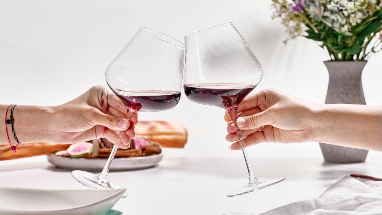 Amazon.com | JBHO Full Bottle Wine Decanter with 2pcs Red