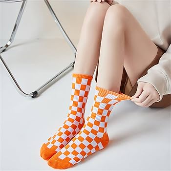 チェックの靴下 Amazon.co.jp: オレンジレッドのチェッカーボードチェック柄