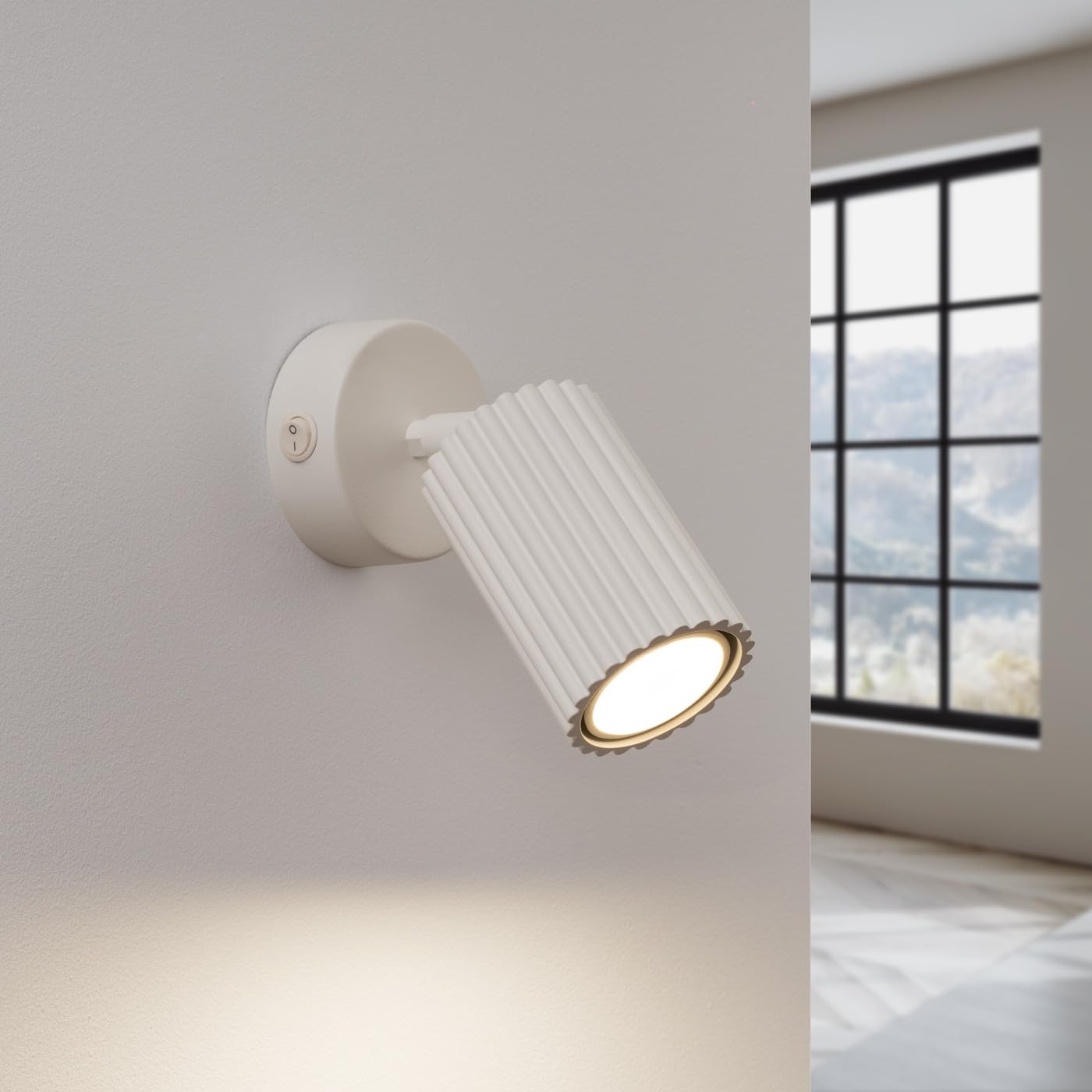 SOLLUX lighting Applique Murale - Lampe Murale Intérieure - en Aluminium - 1 Abat-jour avec Interrupteur - 8 x 16 x 16 cm - Karbon Beige