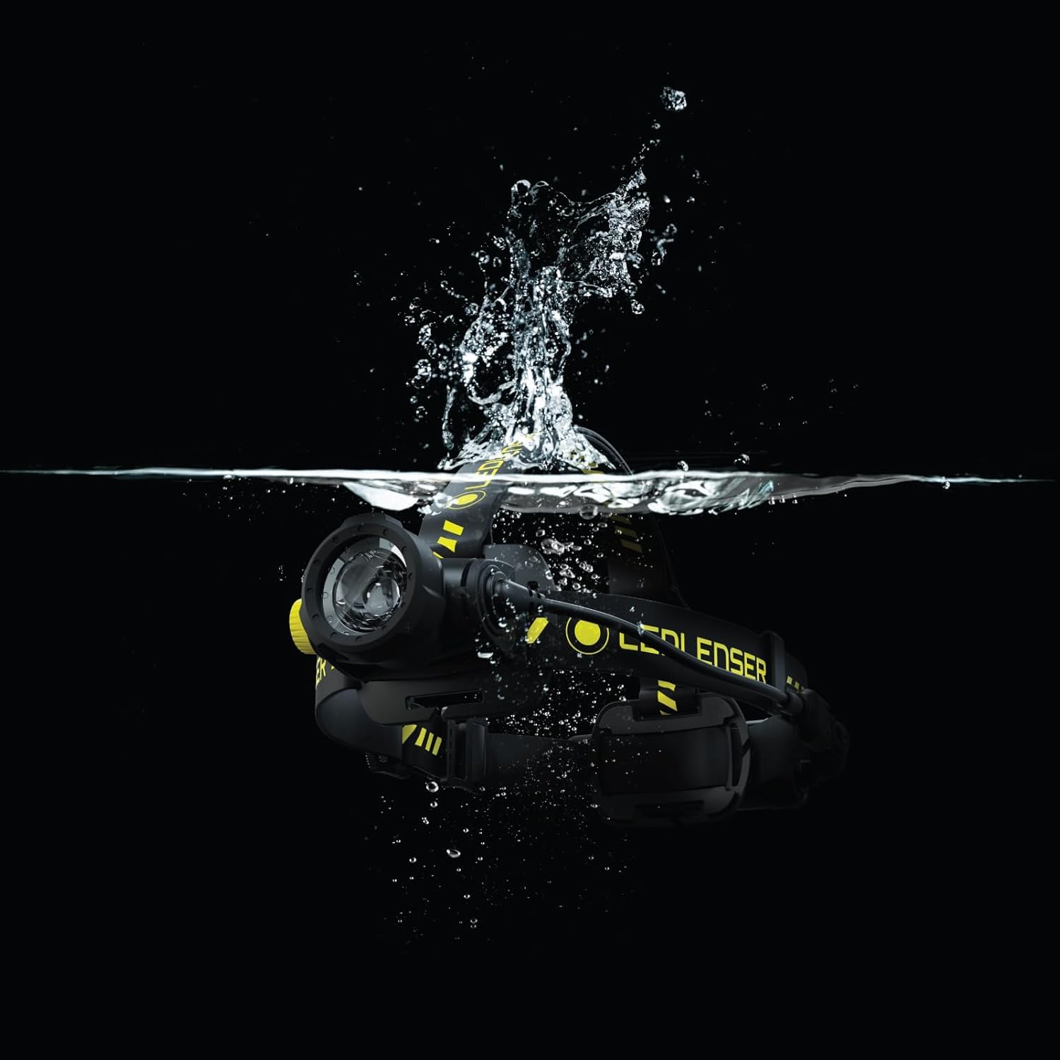 Ledlenser H7R Work Torcia Frontale Ricaricabile 1000lm Supporti Casco, IP67 | Portata 250m, messa a fuoco regolabile, autonomia fino a 60h, protezione in gomma, ideale per officine e meccanici | 2020