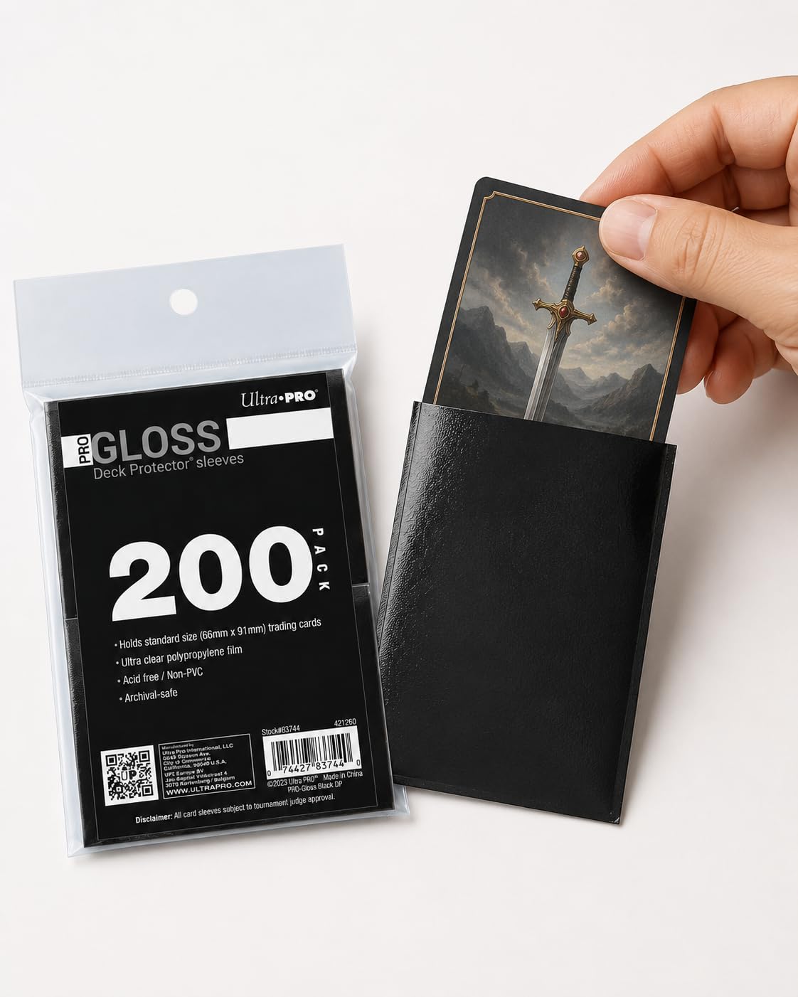 Ultra Pro - 200 bustine di protezioni per carte da gioco nere PRO-Gloss a lucido standard, proteggi e conserva collezionabili, sport, MTG, D&D, carte di dimensioni standard, finitura lucida ad alta