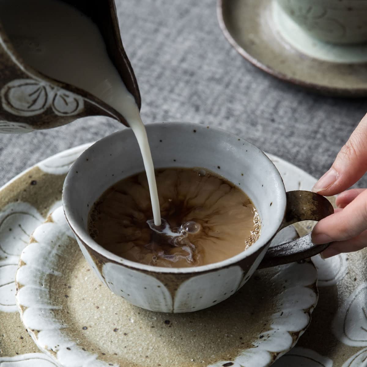 Ręcznie robiony zestaw filiżanek i spodków Daisy Japoński styl szorstki ceramiczny kubek latte z łyżką, porcelanowa filiżanka do herbaty na mleko popołudniową herbatę czarna herbata