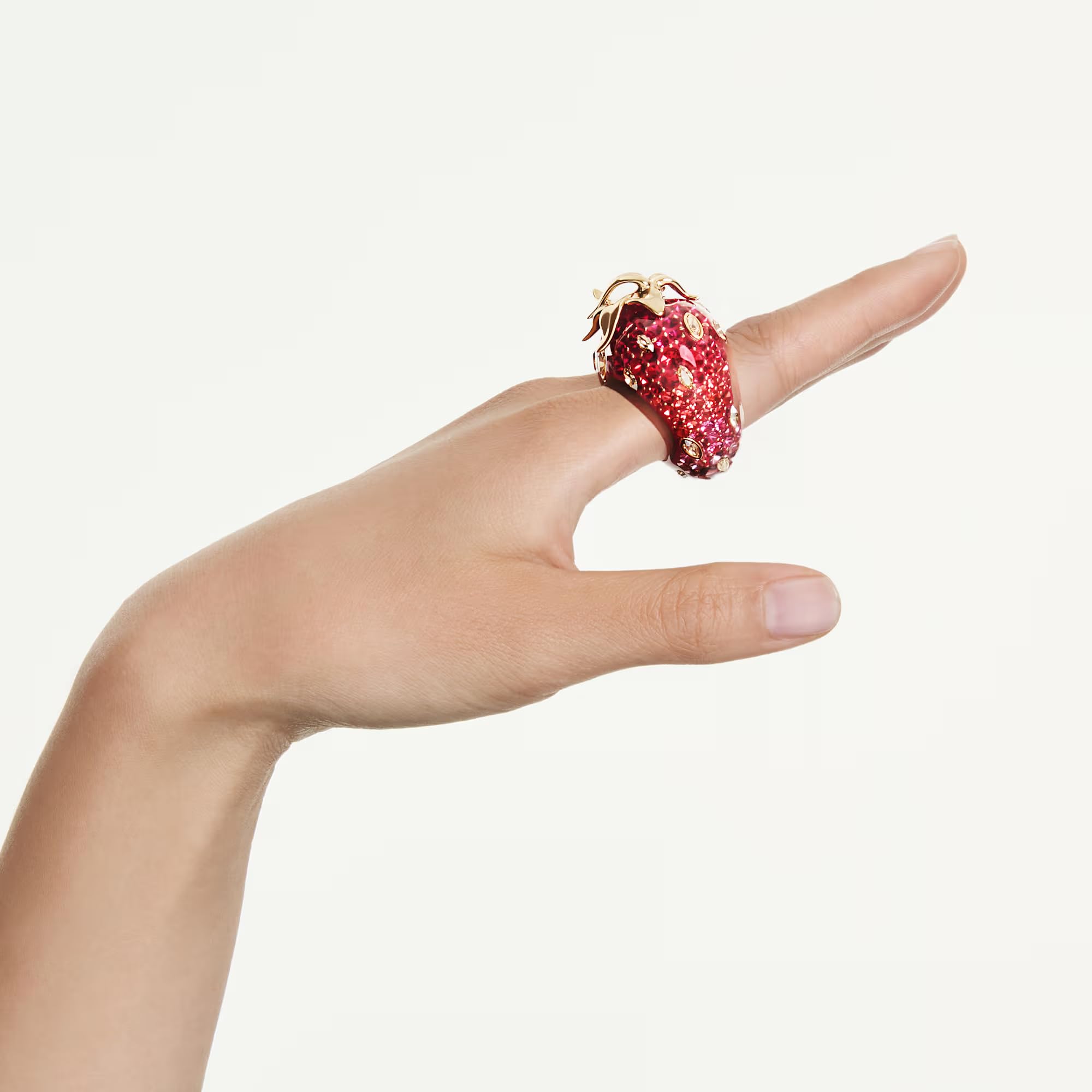 Swarovski Idyllia Ring, gemischter Schnitt, Erdbeere, Rot, vergoldet, Größe 58