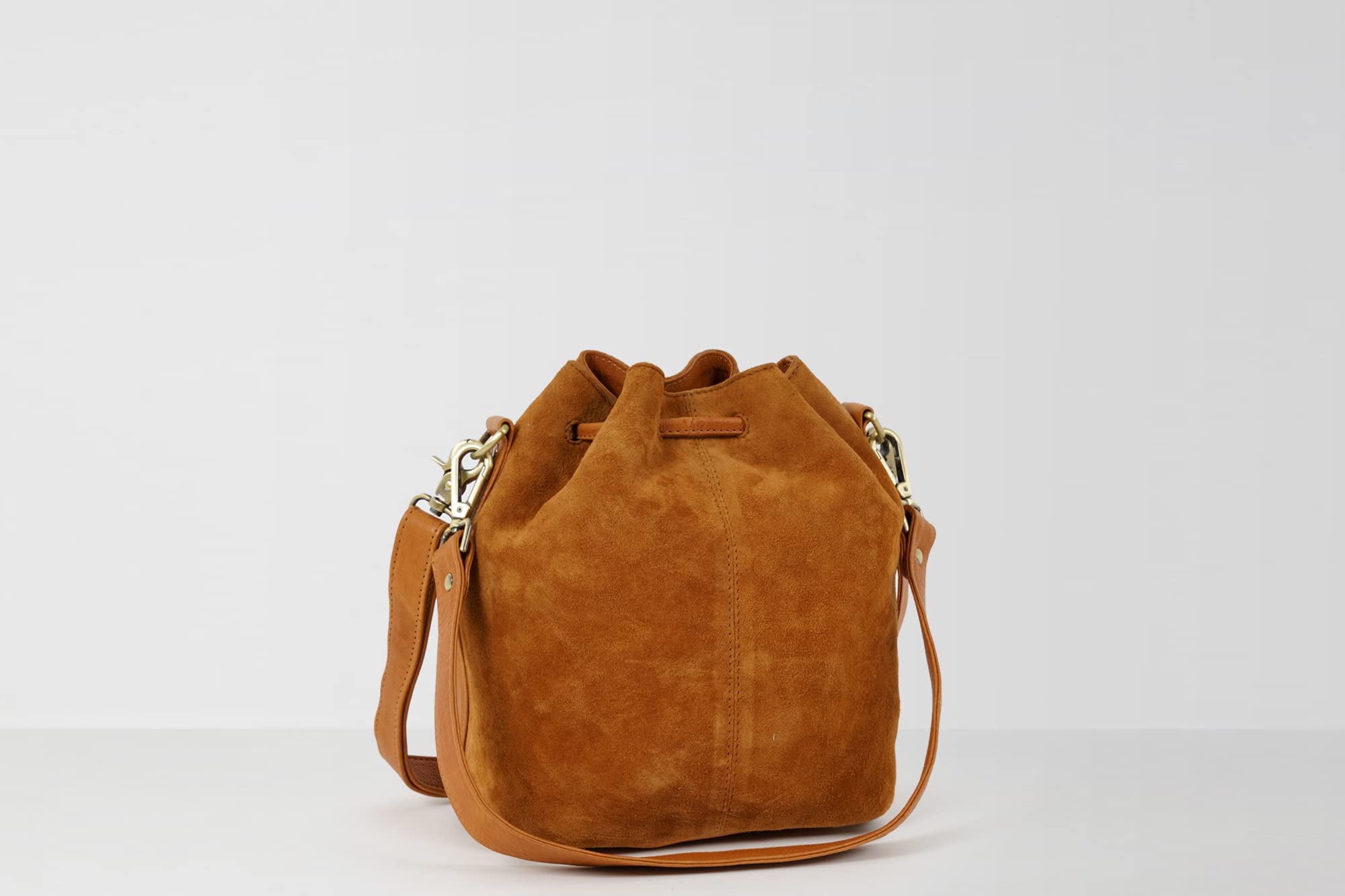 HOLZRICHTER Berlin - Beuteltasche aus Leder für Damen (No 1-1), 26x21x14 cm Schultertasche, Echtleder Bucket Bag, Handtasche in Braun, Schwarz