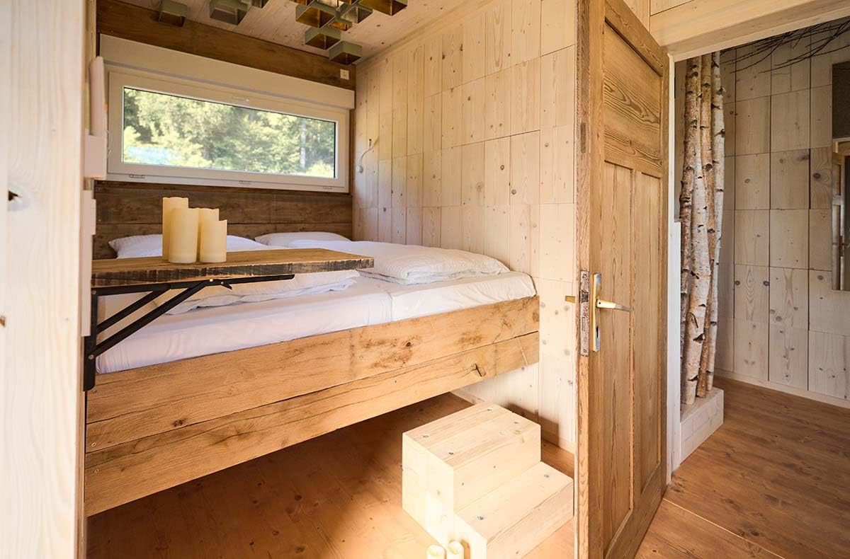 JOCHEN SCHWEIZER Geschenkgutschein: Candle-Light Übernachtung im Chalet in Unterfranken für 2 (1 Nacht)