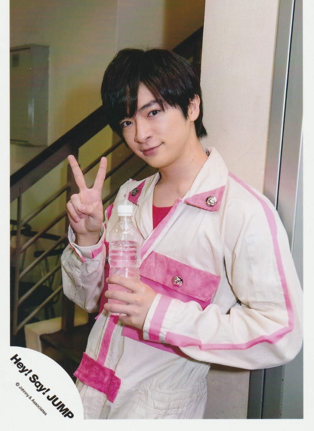 Amazon 知念侑李 Hey Say Jump 公式生写真 Chau 衣装ピンク 白 カメラ目線 ピース アイドル 芸能人グッズ 通販