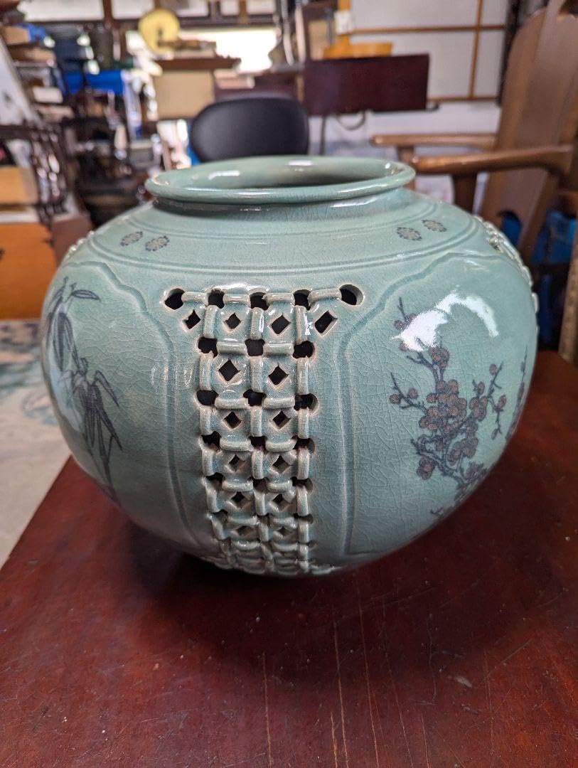 人間国宝 13代 今泉今右衛門 作 色鍋島岩菊絵花瓶 壺 花器 共箱 木