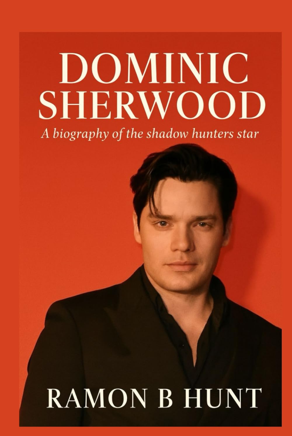 Dominic Sherwood et l'histoire inspirante de la star de Shadowhunters à lire