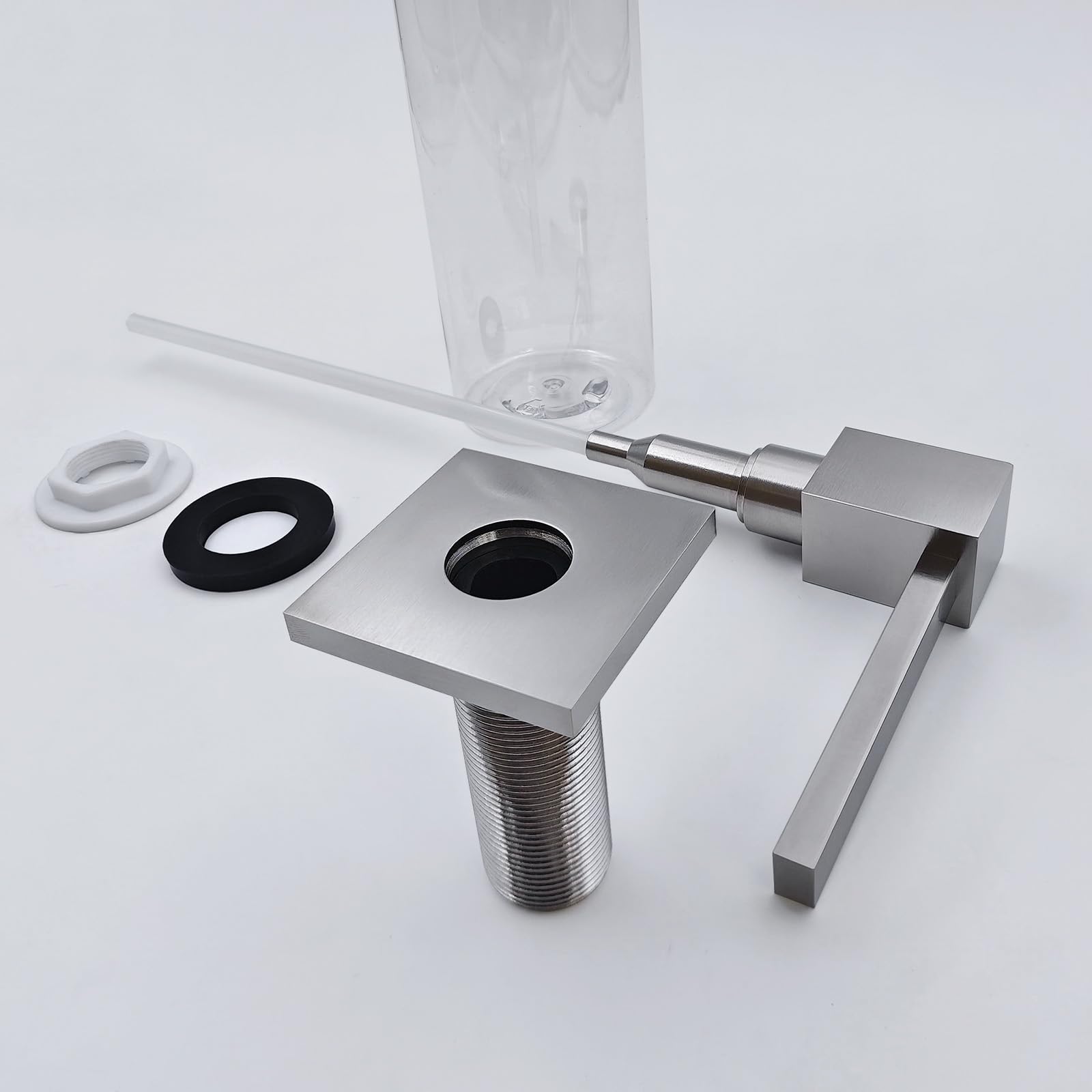 Dispensador de jabón integrado de latón para fregadero de cocina, níquel cepillado, montado en cubierta, dispensador de jabón con botella de PET recargable de 17 onzas sobre el fregadero, cabezal de