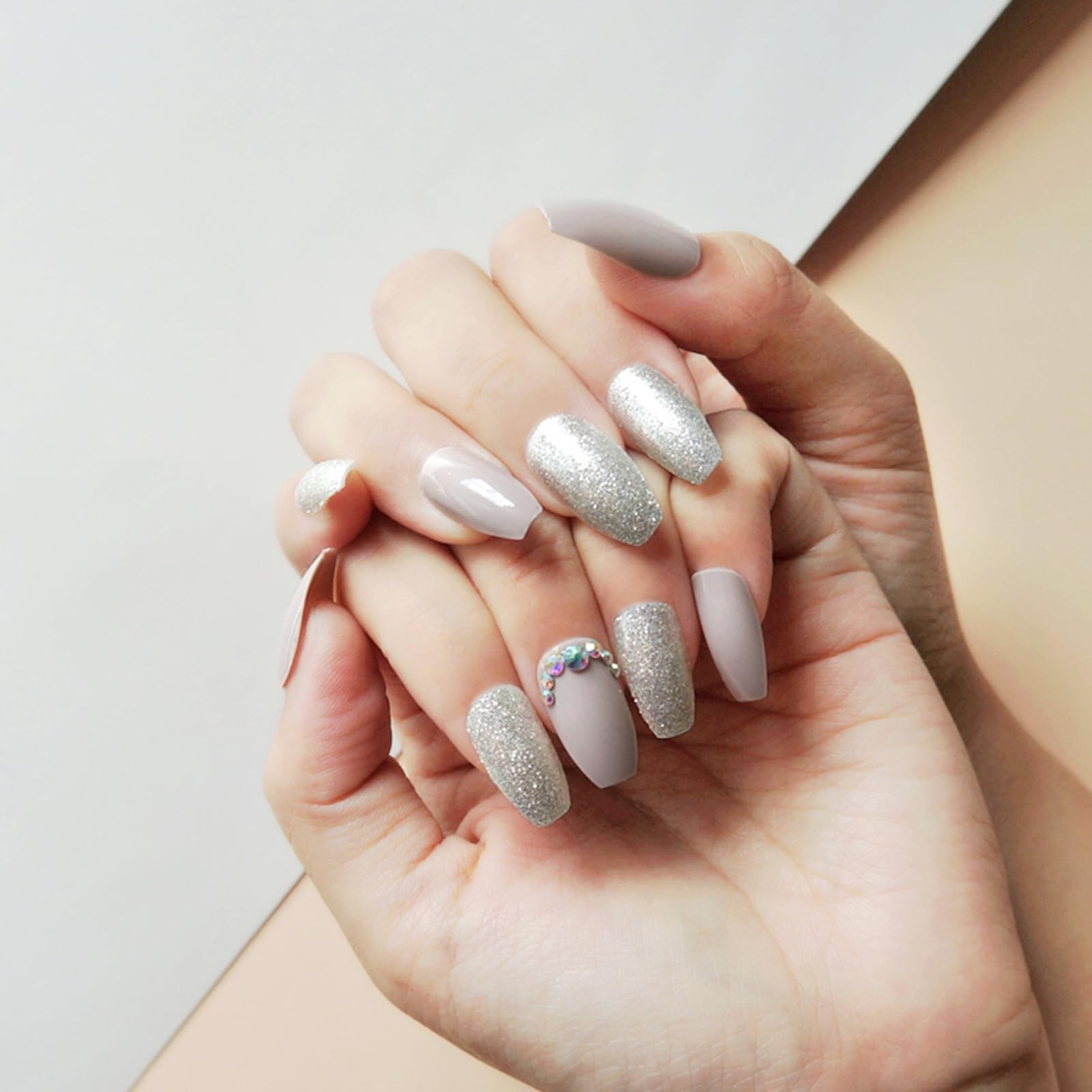 Amazon | ネイルチップ 24枚入 [不器用さんもできる] ファッション 3D