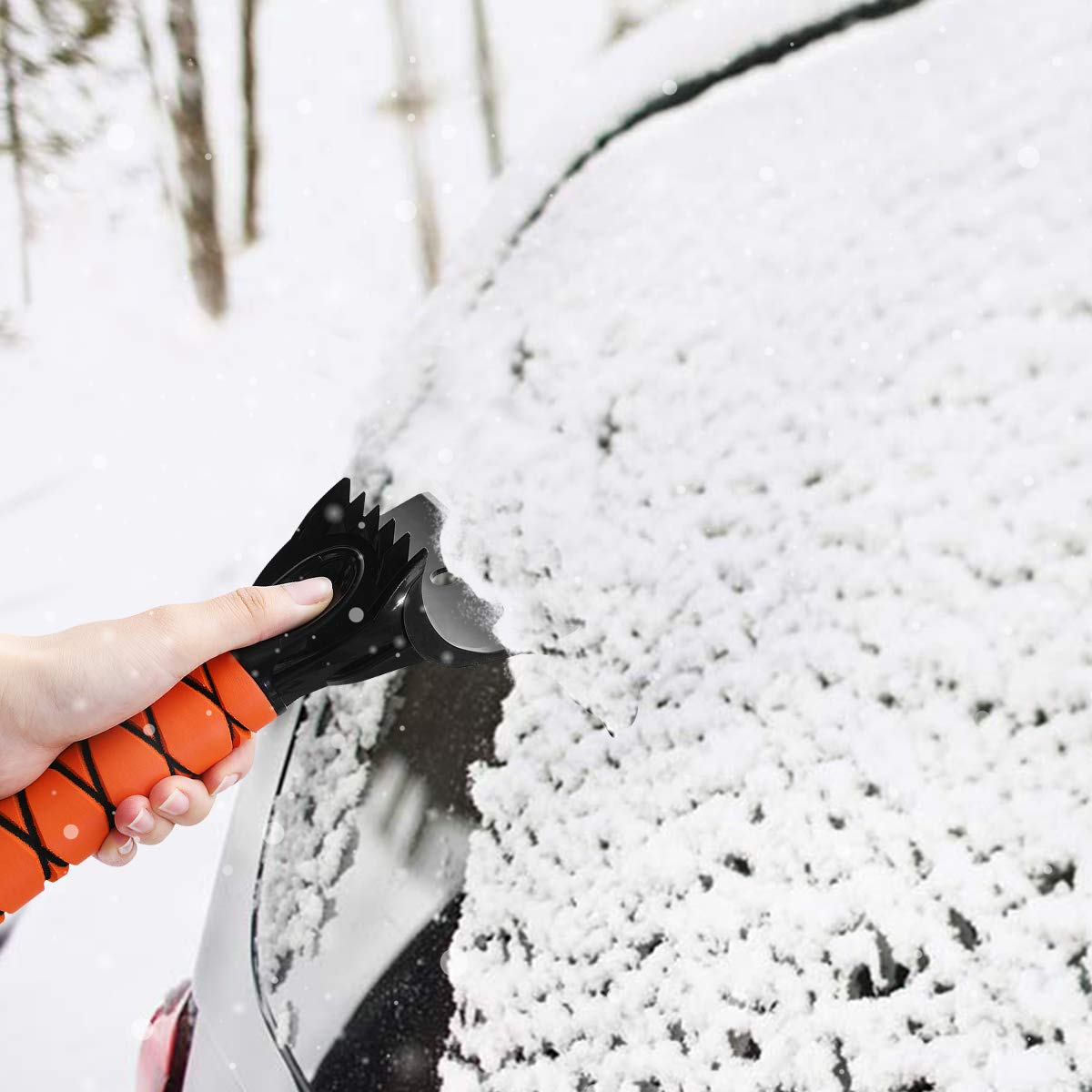 MATCEE Raspador de hielo y cepillo de nieve con poste extensible para parabrisas de coche y agarre de espuma desmontable 2 en 1 para quitar nieve para coche, SUV, camión, parabrisas auto