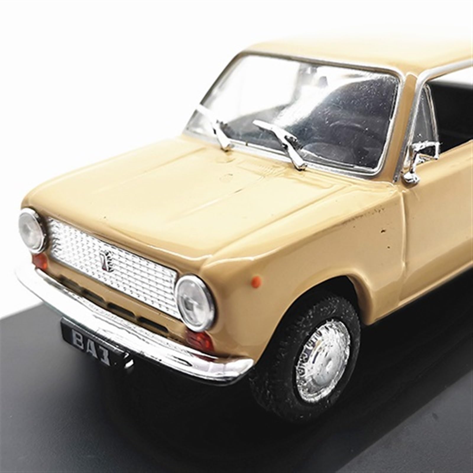 Amazon | ミニカー 旧ソビエト Lada BA3 21011 クラシック合金車グッズ