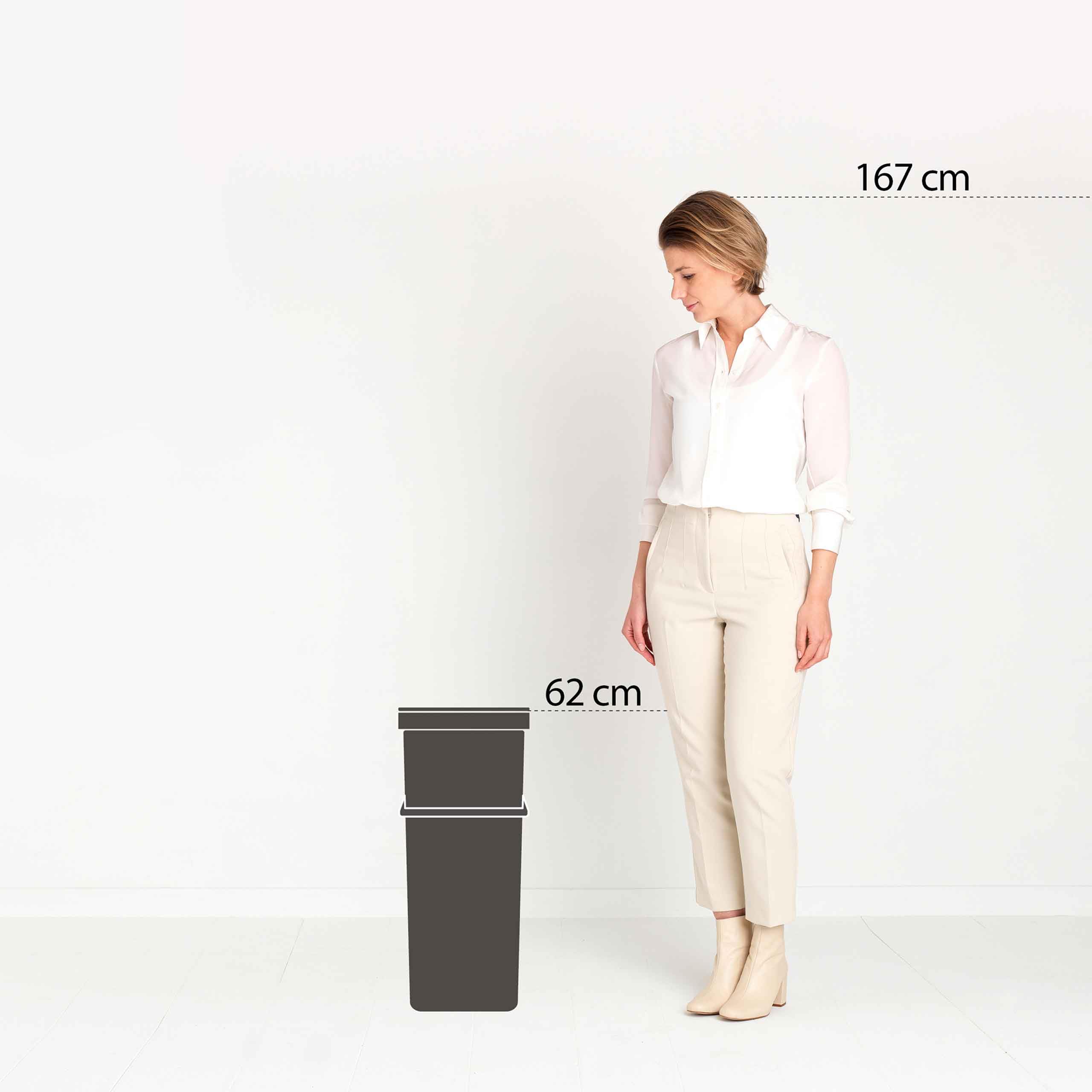 Brabantia Sort & Go Abfalleimer mit Deckel 40 L (Lilac Pink), platzsparender Pfandsammler mit Griff, abnehmbarer, feststellbarer Deckel, leicht zu reinigender großer Mülleimer ohne Ecken und Ränder