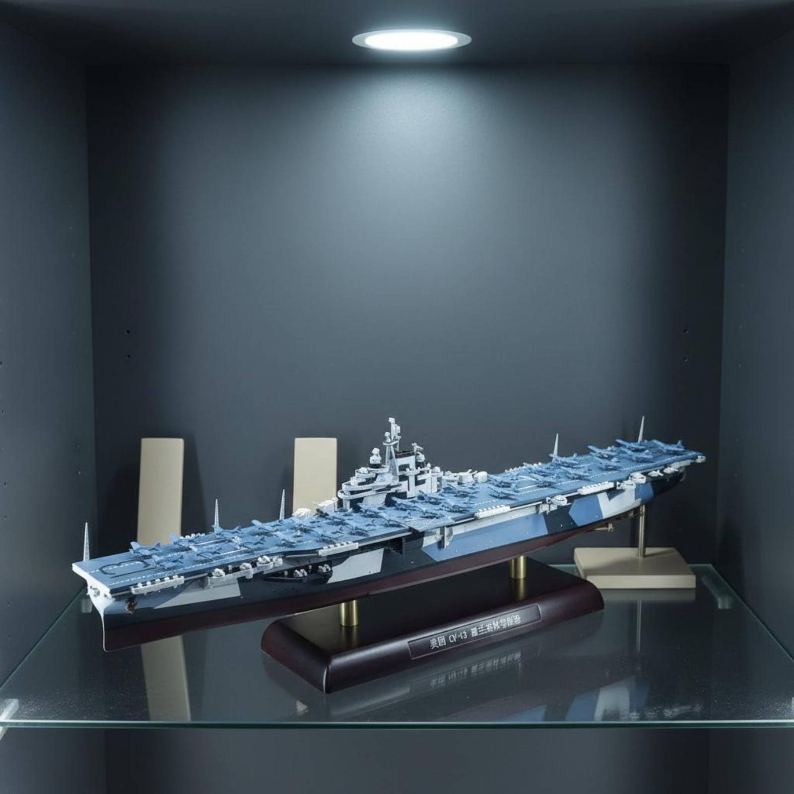 Kriegsschiff Modell Schiff Flugzeugträger Miniatur Schauobjekt Fertigmodell aus Legierung Und mit Detaillierter Aufbauteninsel Und Flugdeck für, CV-13 Franklin-Klasse Flugzeugträger