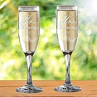 Vista 3 de Copas de champán personalizadas para boda, juego de 2 vasos de tostado, diseño de señor y señora con apellido, fecha y diseño de vid, vidrio