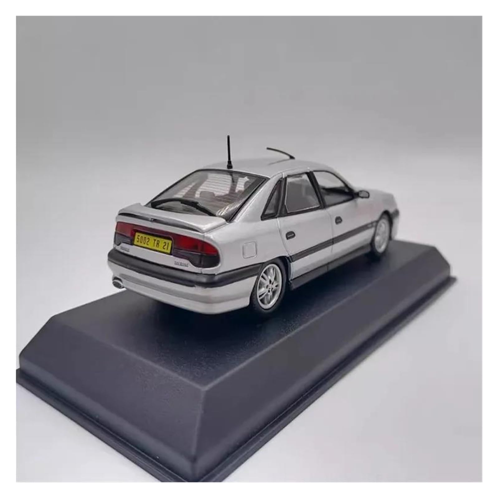Metallo Scala Replica 1 43 Per Renault Safrane Simulazione Modello Di Auto In Lega Statico Veicolo Classico Collezione Hobby Souvenir