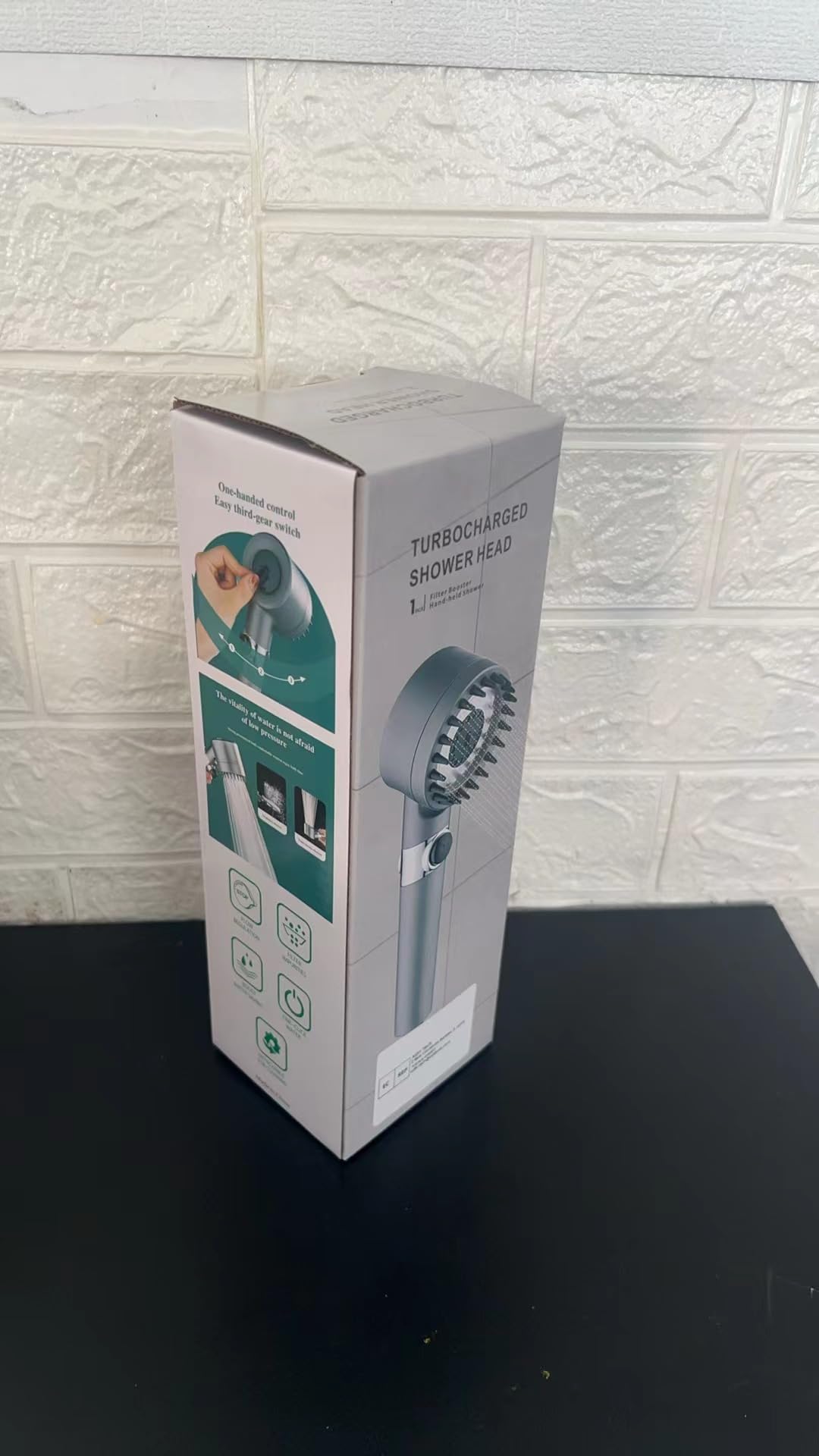 Soffione Doccia con filtro a 15 stadi, Soffione Anticalcare con Tubo da 1,5M, 3 + 1 Tipi di Getti per Soffione Doccia ad Alta Pressione e Risparmio Idrico Pulsante di Arresto Dell'acqua,