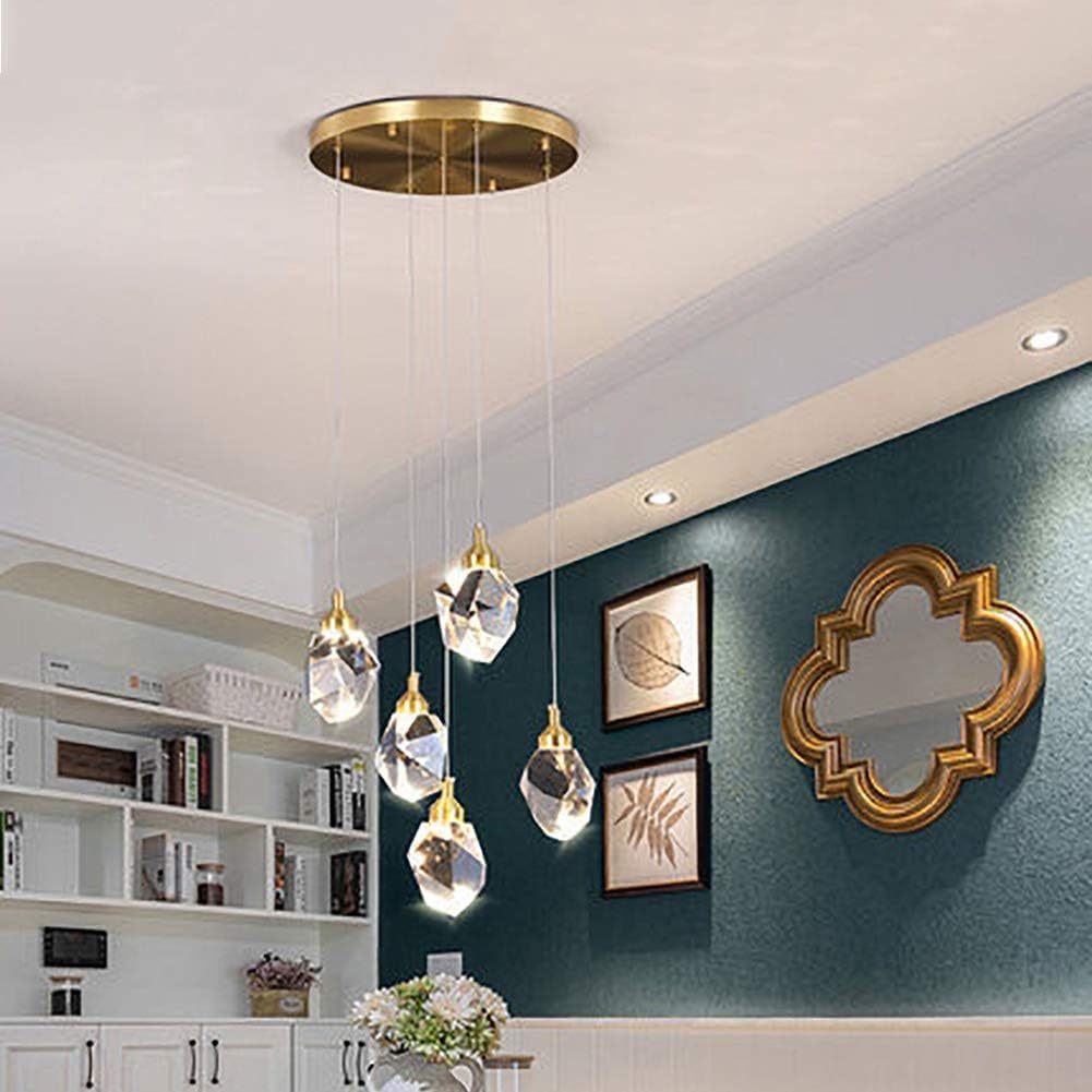 Lustre moderne à LED pour illuminer un grand salon ou un couloir d'hôtel