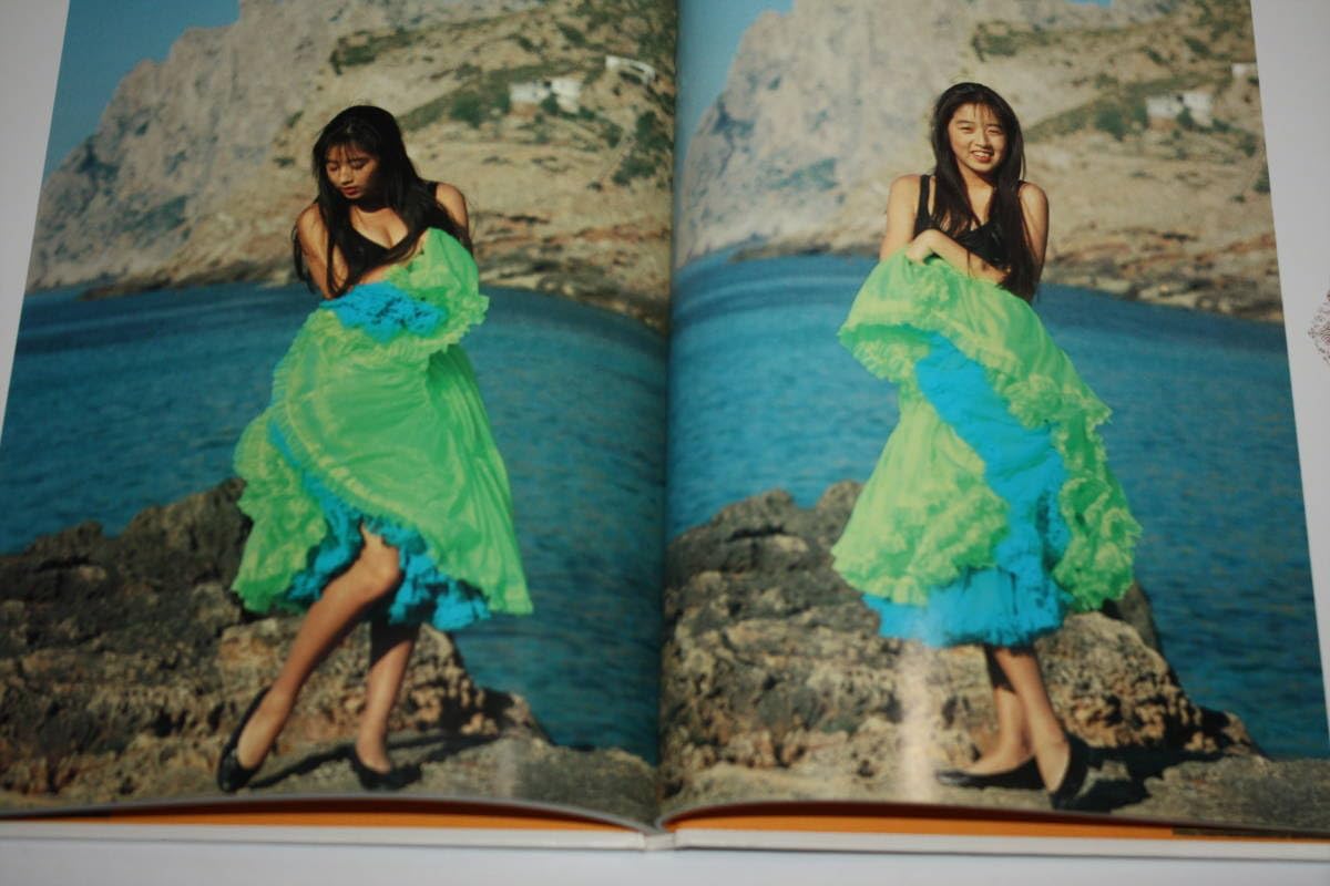 女性芸能人写真集 61TVUEBP5sL._UF350,350_QL80_.jpg