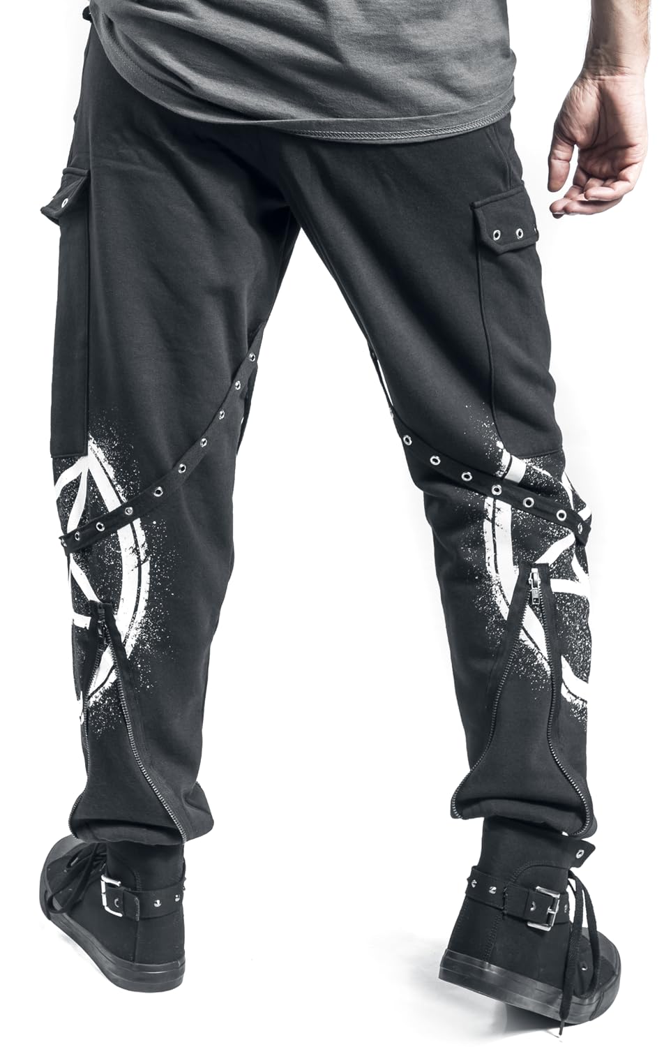 Gothicana by EMP Herren Schwarze lässige Hose mit Taschen, Riemen und Prints