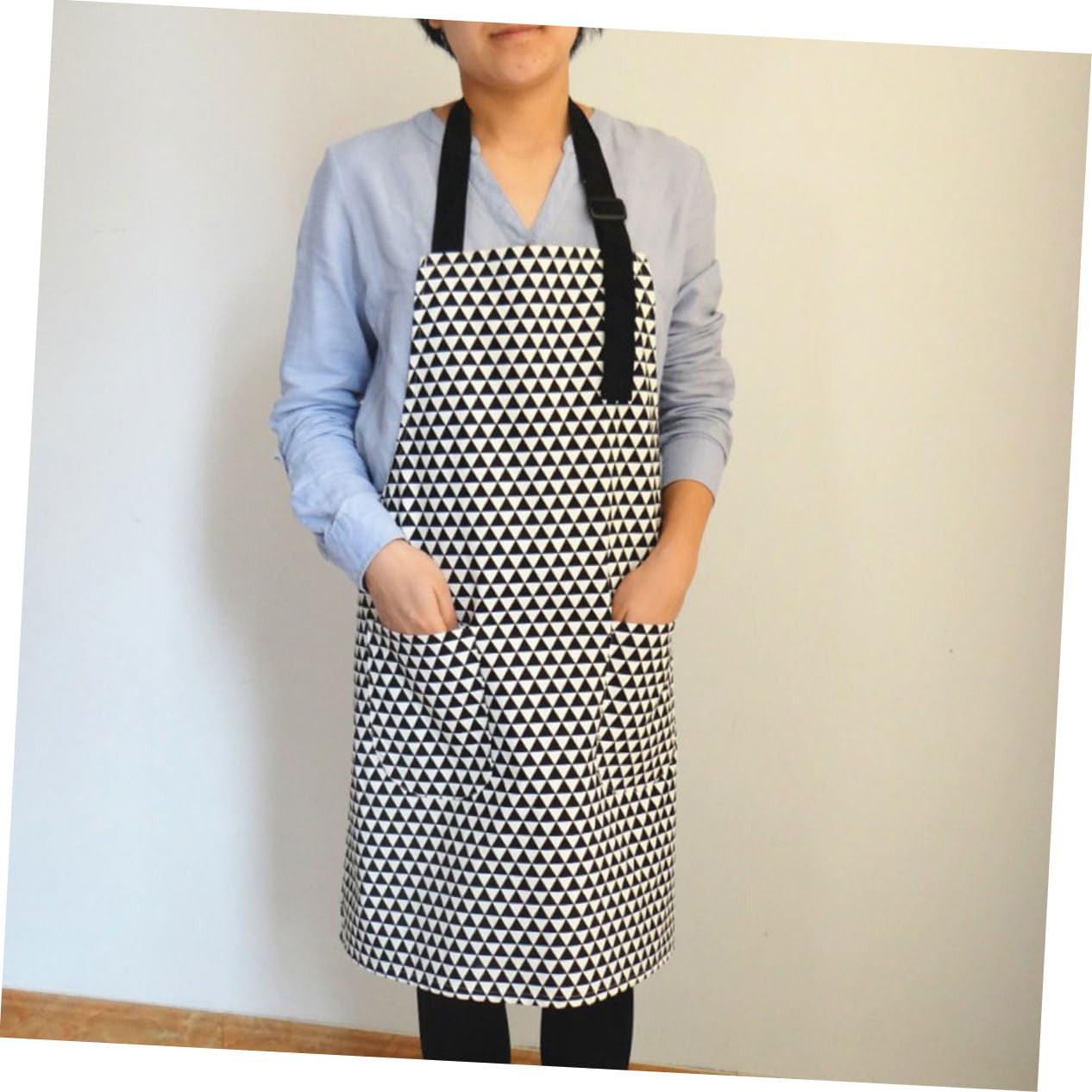 COLLBATH 5piezas Delantales De Cocina Ajustable Forma De Triángulo Con Pockets y Accesorios Negro Delantal Manopla De Horno Servilletas