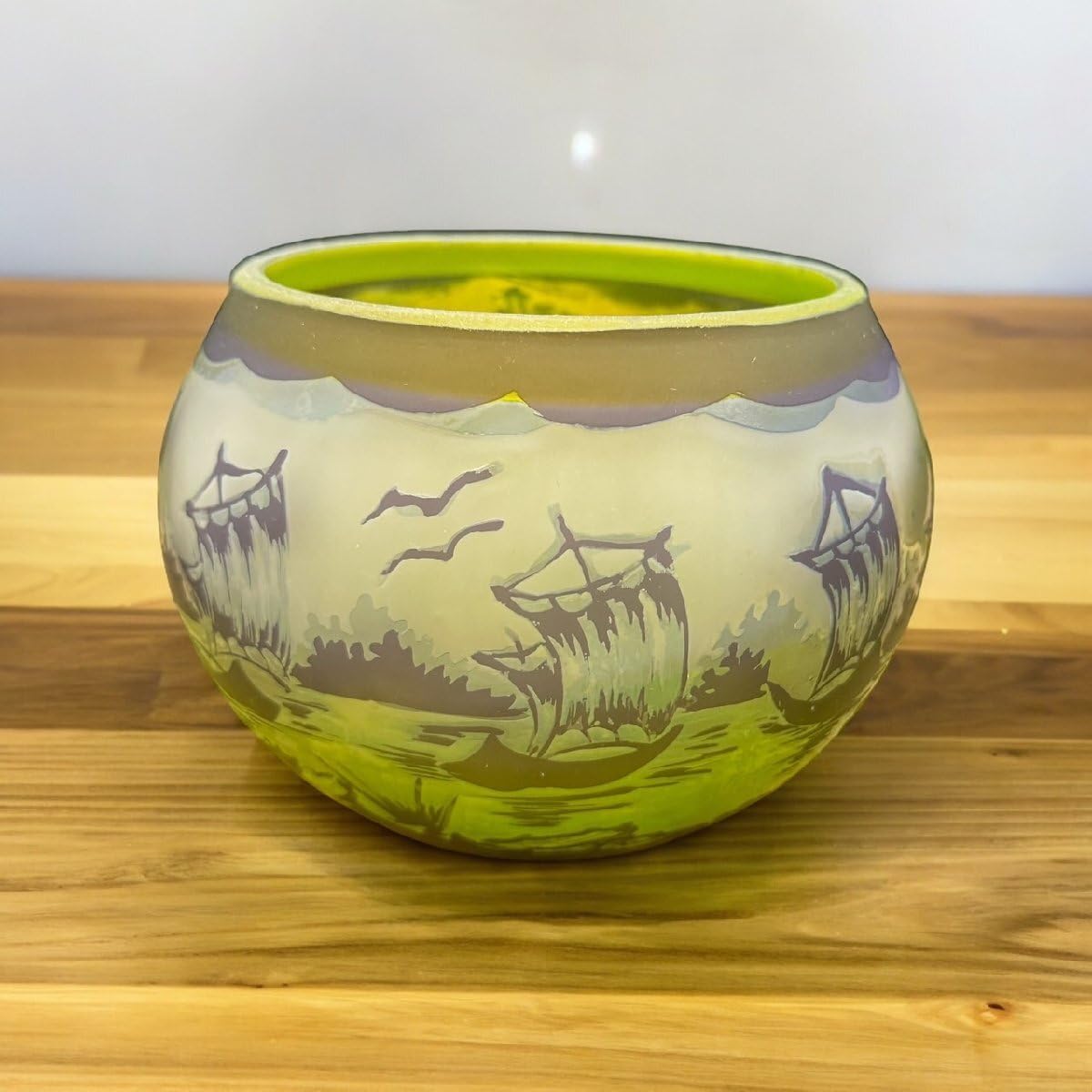 エミールガレ　ボンボニエール　カメオ彫り　被せガラス　高さ8cm 証明書エミールガレ ボンボニエール カメオ彫り 被せガラス 高さ