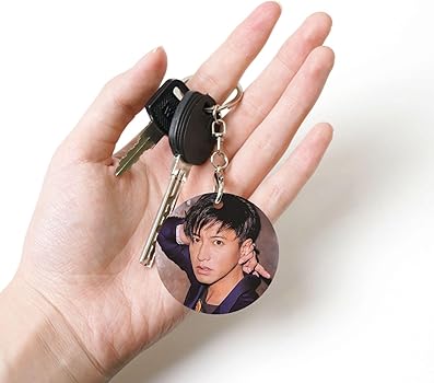 Amazon.co.jp: [リヴモアーム] 木村拓哉 キーホルダー メタル