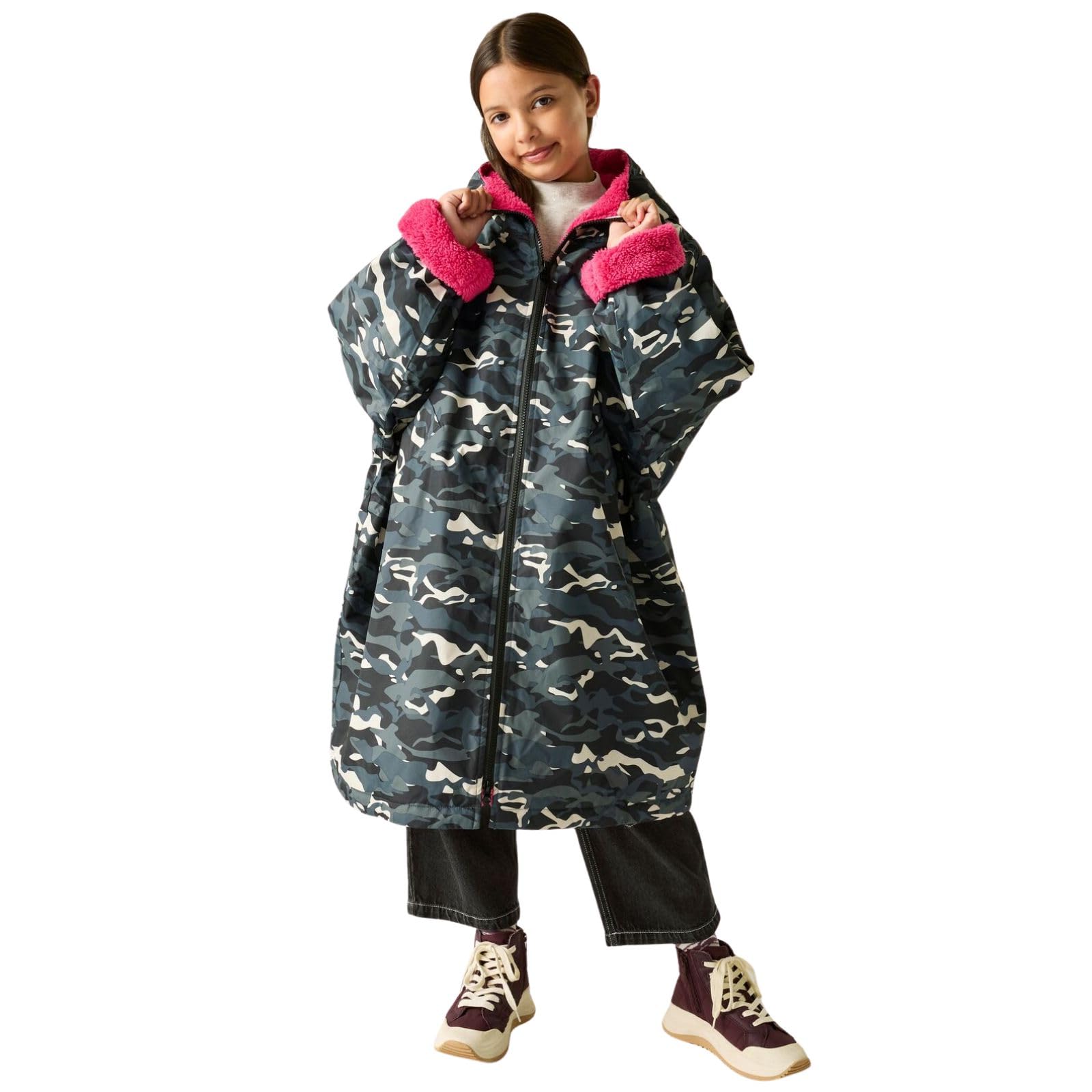 Regatta Black Camo/Pink Kids Spirit Of Adventure Changing Robe - 3-5 Yrs
