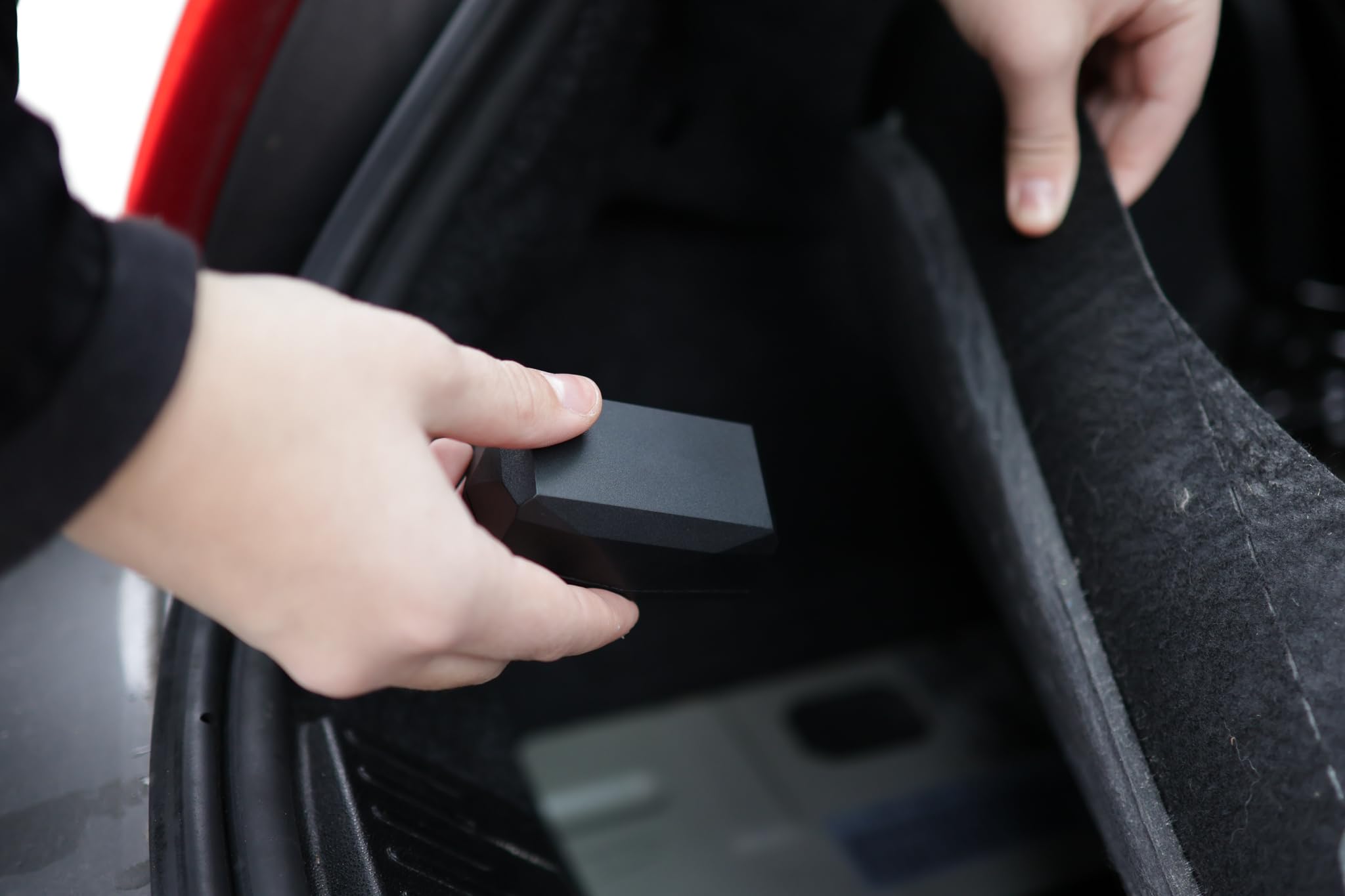 Gemstone GPS Tracker (4G) - Kostenlose lebenslange SIM inklusive - Keine monatlichen Gebühren - Bis zu 6 Jahre Akkulaufzeit ohne Aufladen - Kostenlose Abdeckung in über 150 Ländern