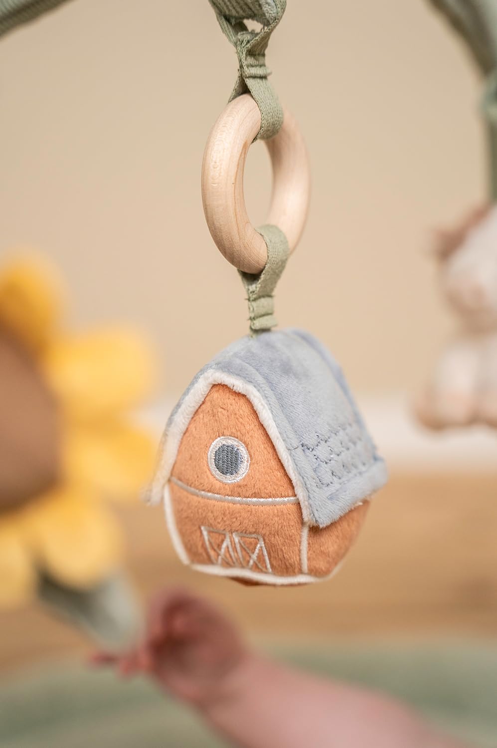 Little Dutch Little Farm 8817 - Manta para gatear con arco de juego