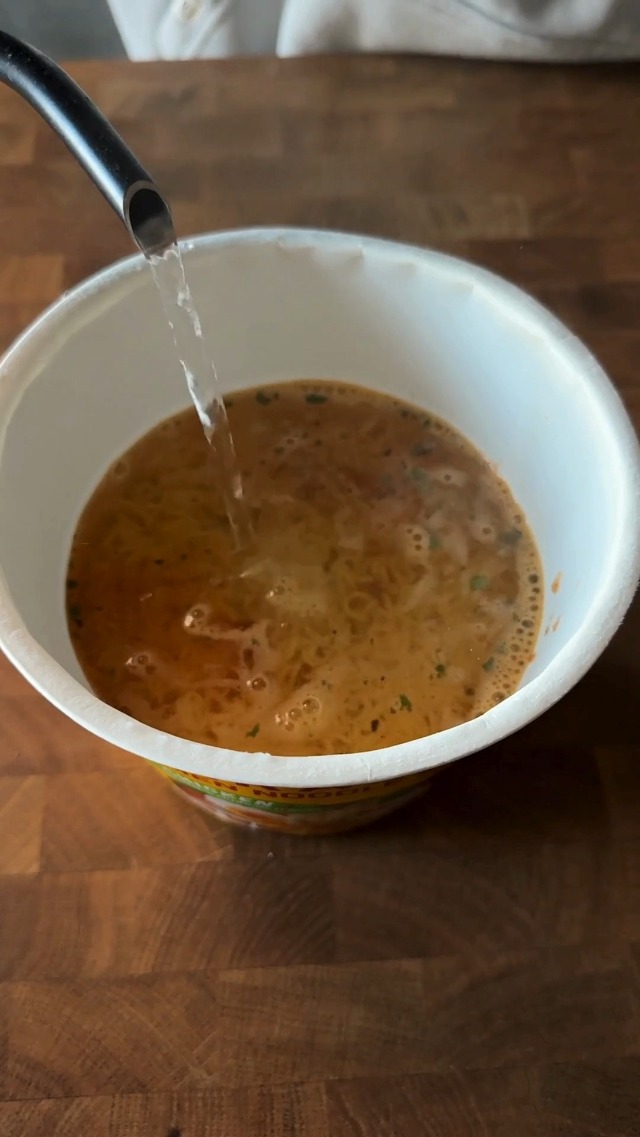 Amazon.com : CHOI Sriracha Ramen Noodle Soup, Chicken Flavored