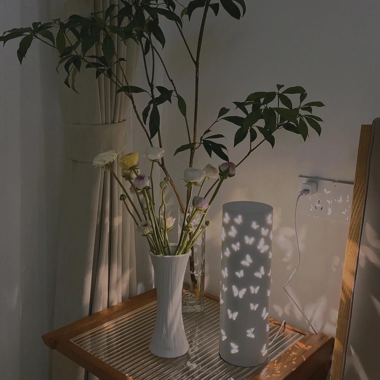 Bedside Table Lamp Rotatable Butterfly Night Light Led Lights for Bedroom Living Room Mariposas Gradient Projector USB Lamps for Girls Gift Valentine's Easter Mothers Day Birthday Present