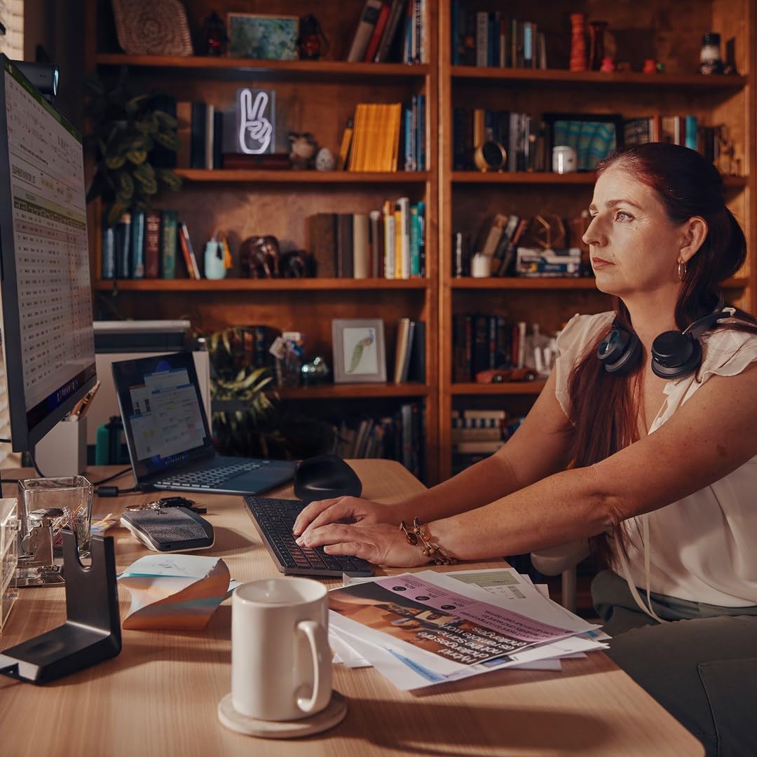 HP Inc. Poly Voyager Focus 2 - Headset - On-Ear - Bluetooth - kabellos - aktive Rauschunterdr?ckung - Adapter USB-C via Bluetooth - Schwarz - Zertifiziert f?r Microsoft Teams, Zoom Certified (9T9J4AA