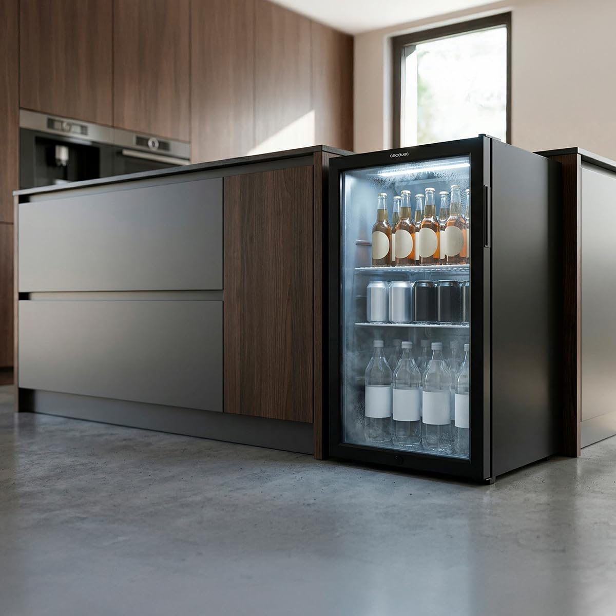 Cecotec Mini-Kühlschrank mit Glastür Bolero CoolMarket BC 52. Schwarz, 52 Liter Fassungsvermögen, 44,5 cm Breite, 50,3 cm Höhe, LED-Innenbeleuchtung, Temperatur 0 °C bis 10 °C