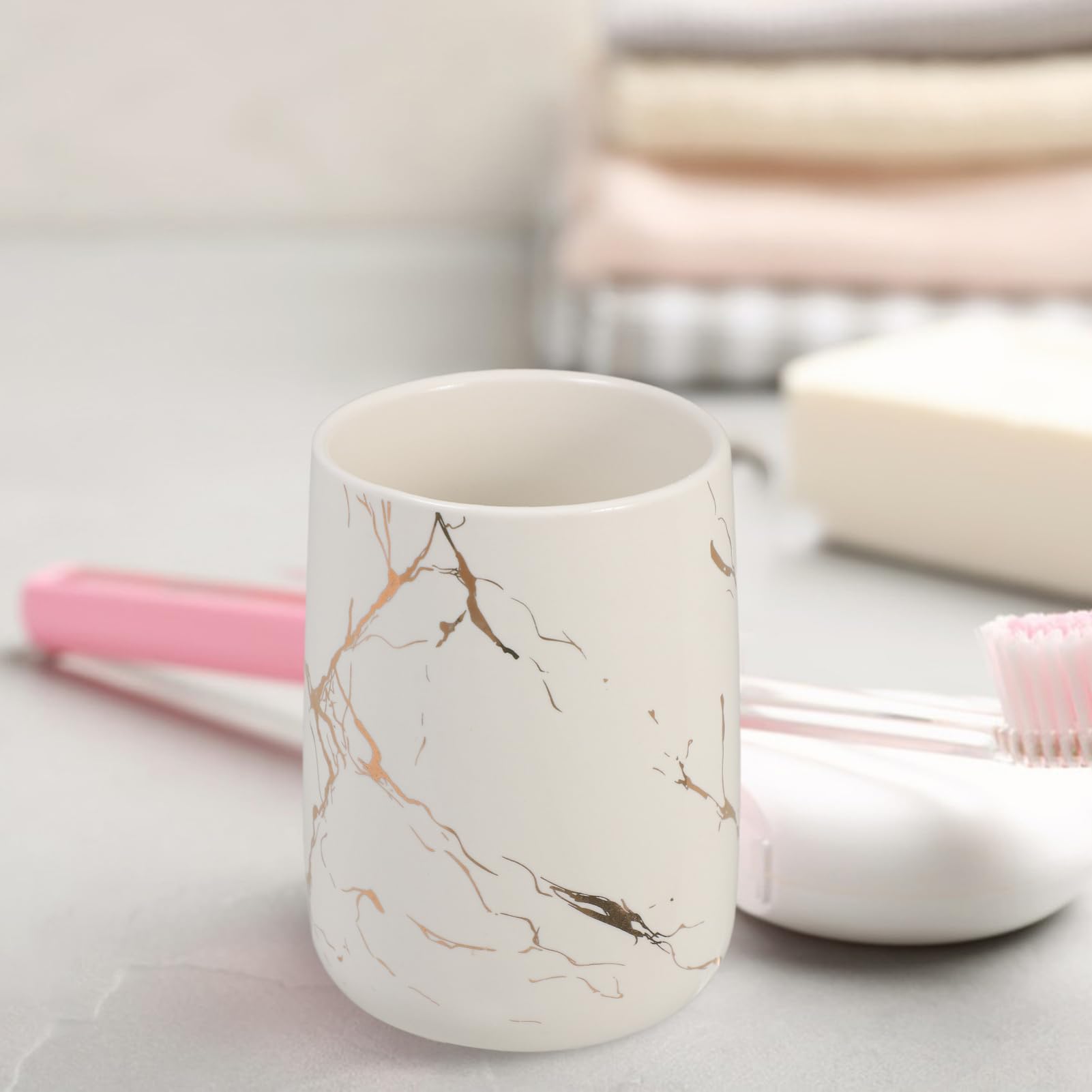Ciieeo Bicchiere Portasapone in Ceramica Bianco Motivo Marmo, Resistente alla Deformazione, Superficie Liscia, Accessorio Moderno per Bagno e Cucina