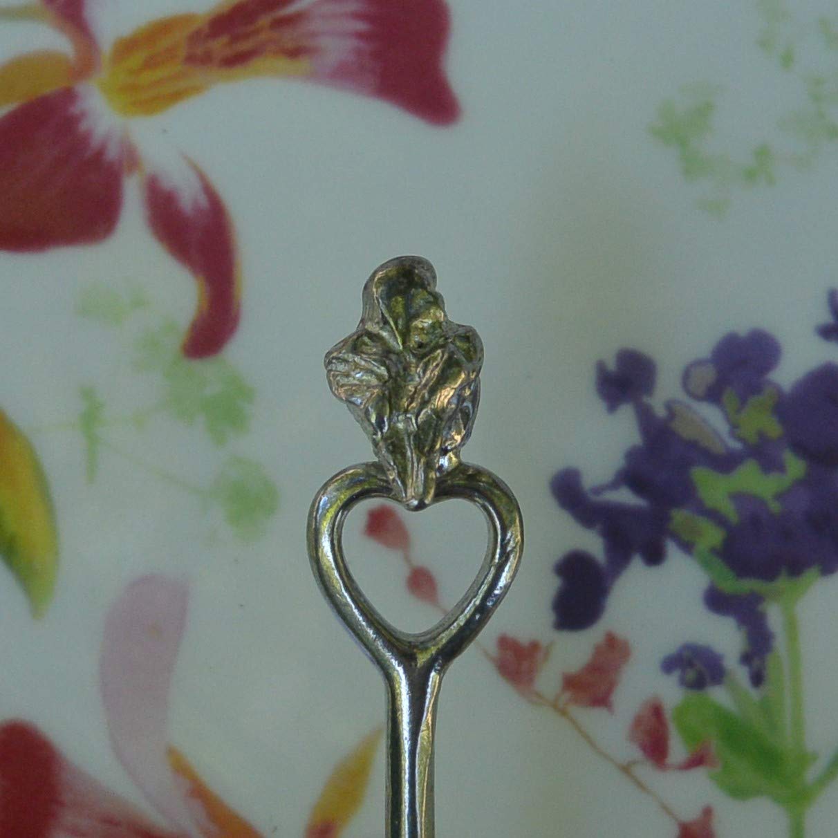 Rotkehlchen Zuckerlöffel, Herz Zuckerlöffel, Handgegossen von William Sturt aus Deutsche Zinn (Pewter)