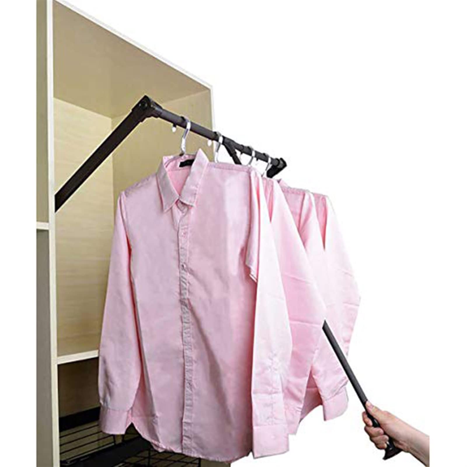 Tringle de penderie télescopique pour aménager un dressing moderne et ordonné