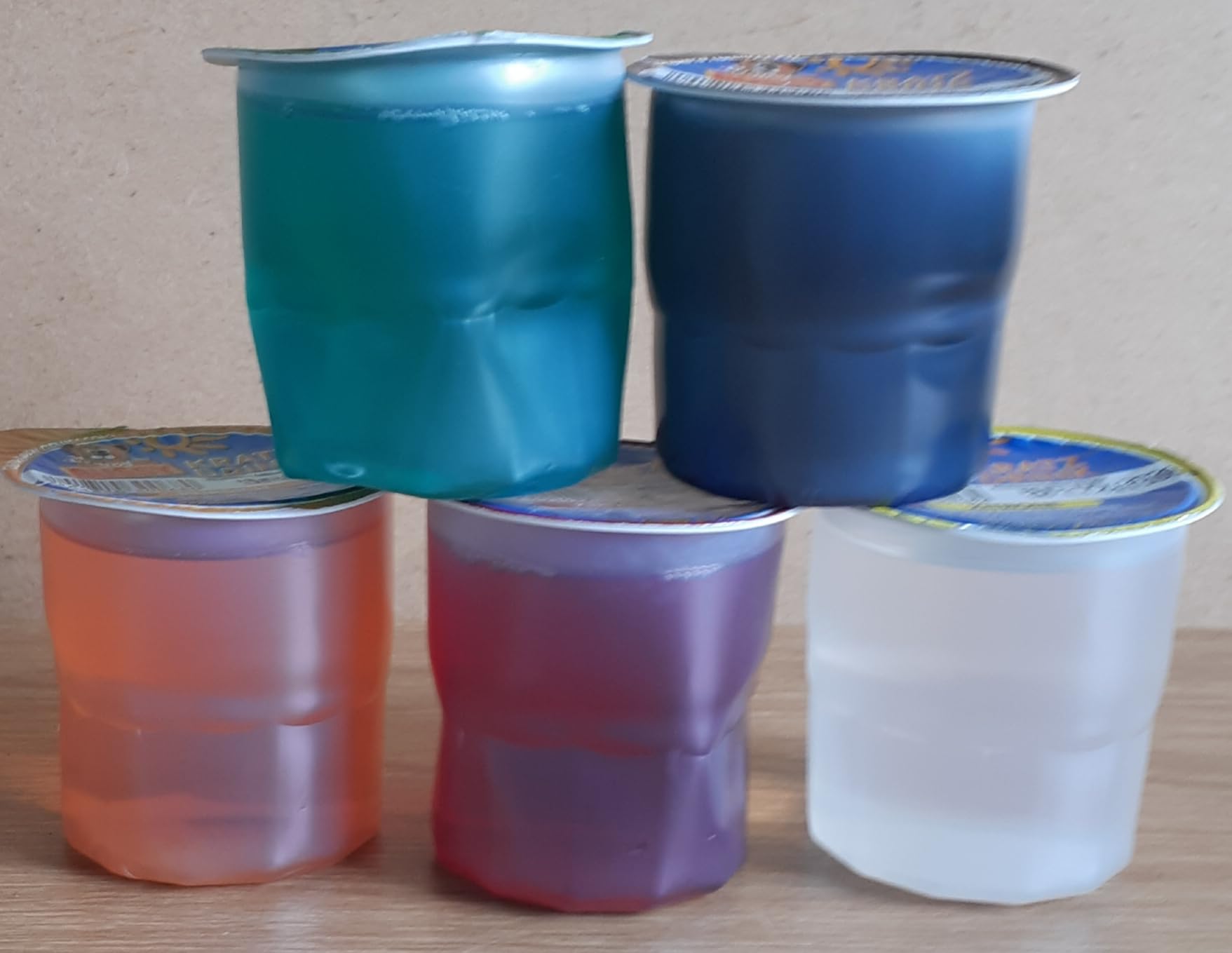 Bussi Kratzeis-Becher Mischpaket 4 Sorten 32 Stück à 200 ml Cola, Waldmeister, Kirsche, Zitrone