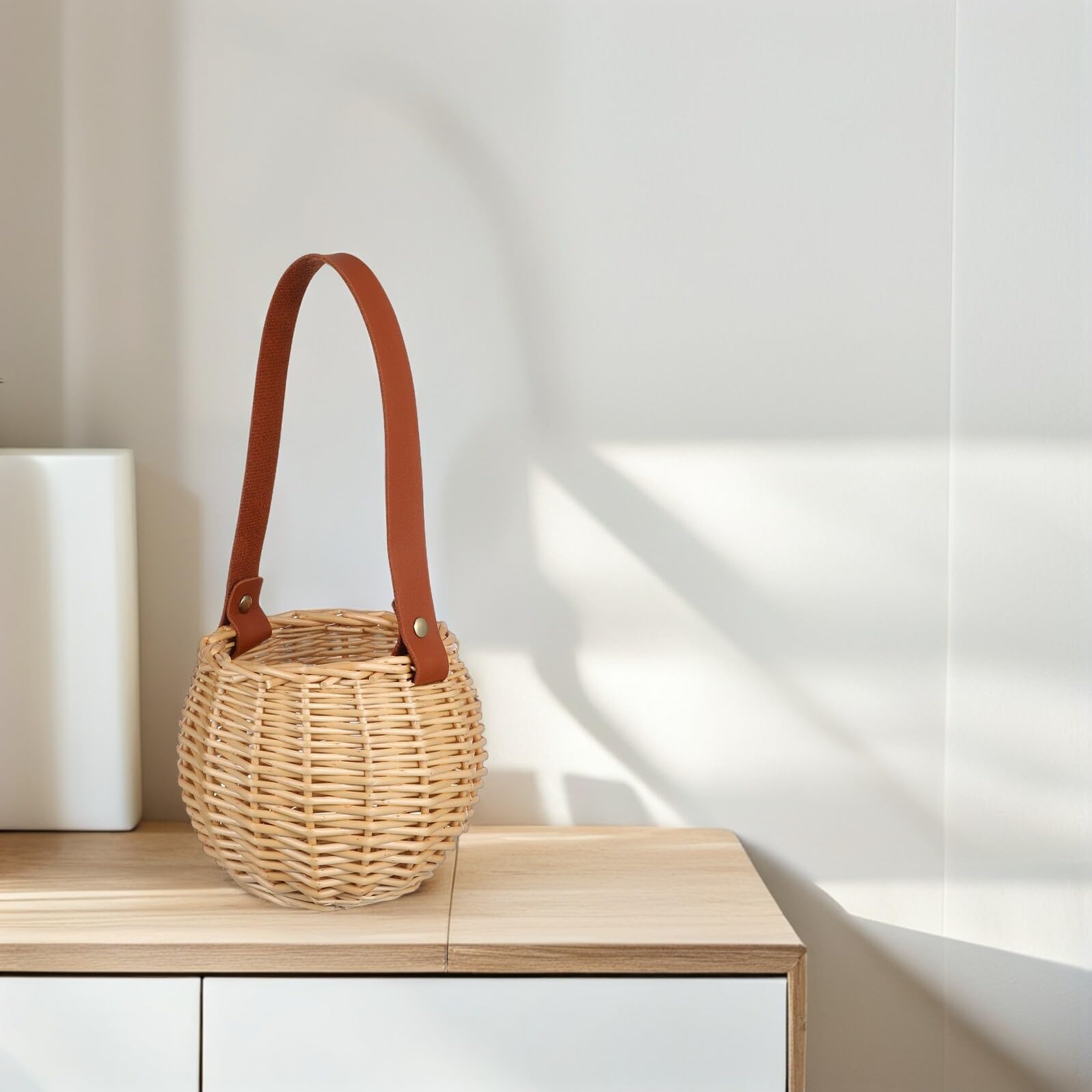 Cesta Tejida de Mimbre con Asa para Niña Flores Cesta Decorativa Multiusos para Bodas y Fiestas Artesanal para Almacenamiento y Decoración