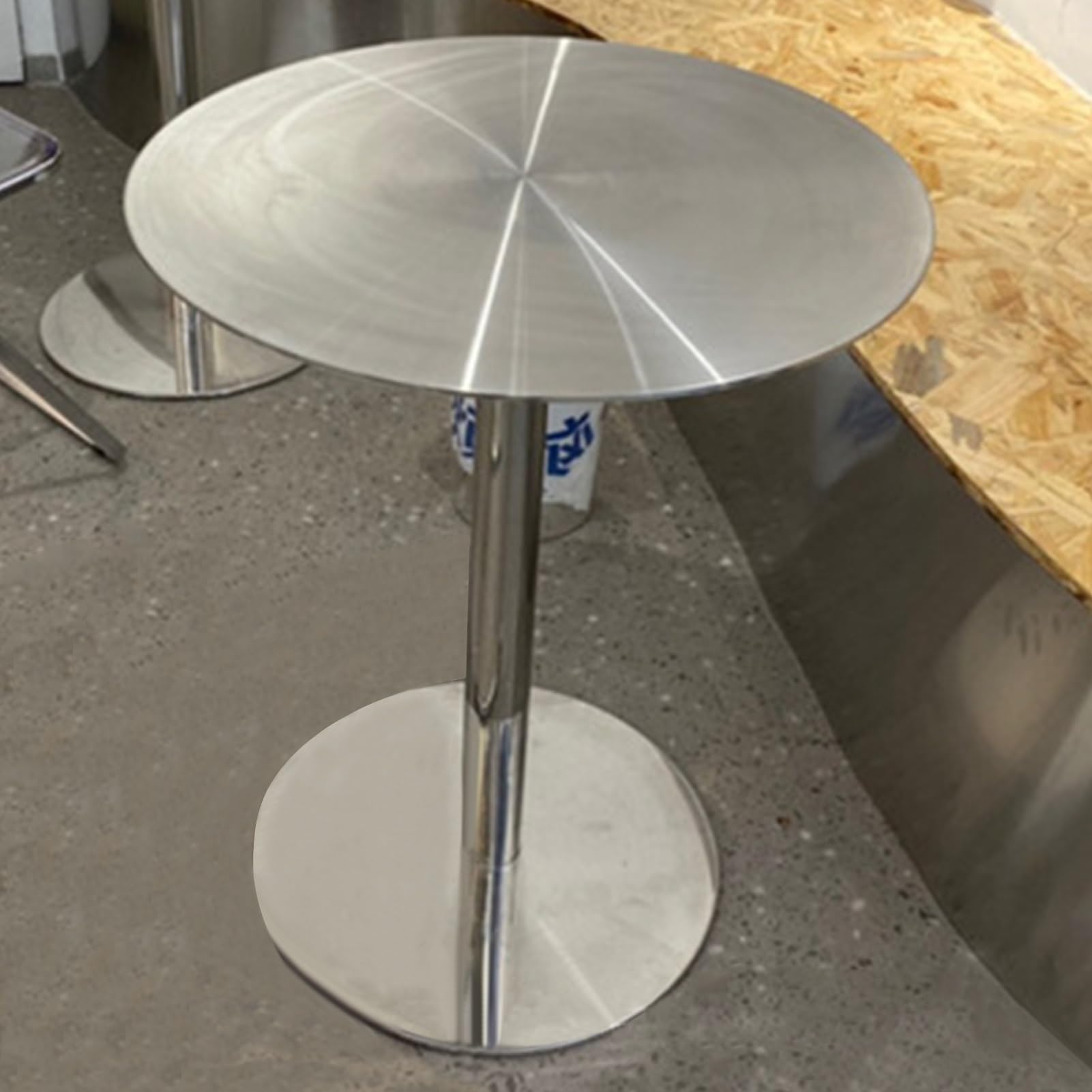 Tavolo da bistrot, tavolo da bar facile da installare, piano rotondo in acciaio inossidabile argentato con base robusta per soggiorno, cucina/altezza cocktail