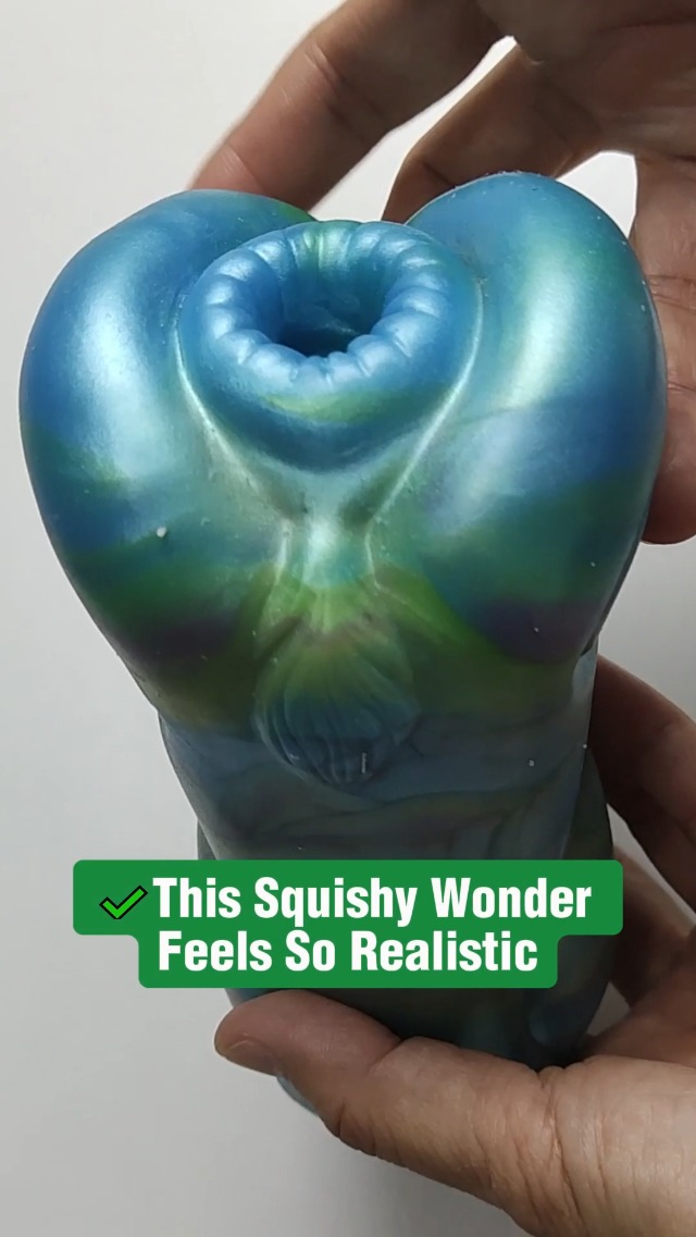 zombie ass sex toy Anello Vibrating Cock Ring and Clitoral Stimulator by Honey Play Box main image 0