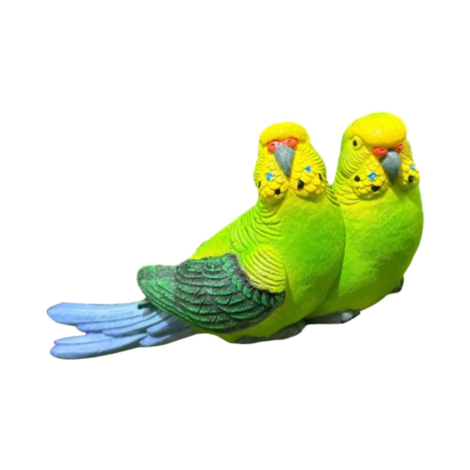 Ornement oiseau en résine pour raviver un espace extérieur ou un jardin terne